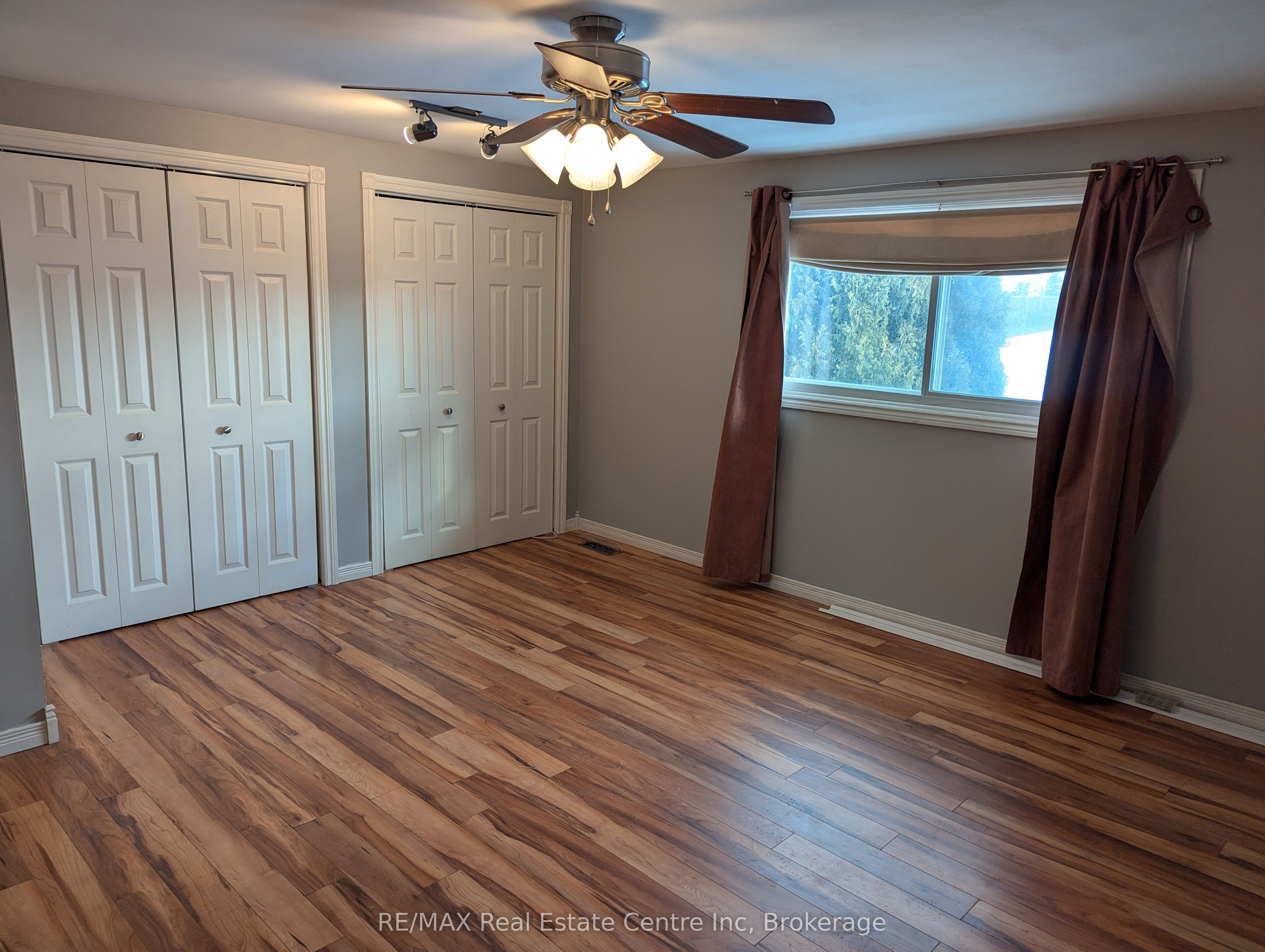 1014a Vanier Avenue Property Photo 21