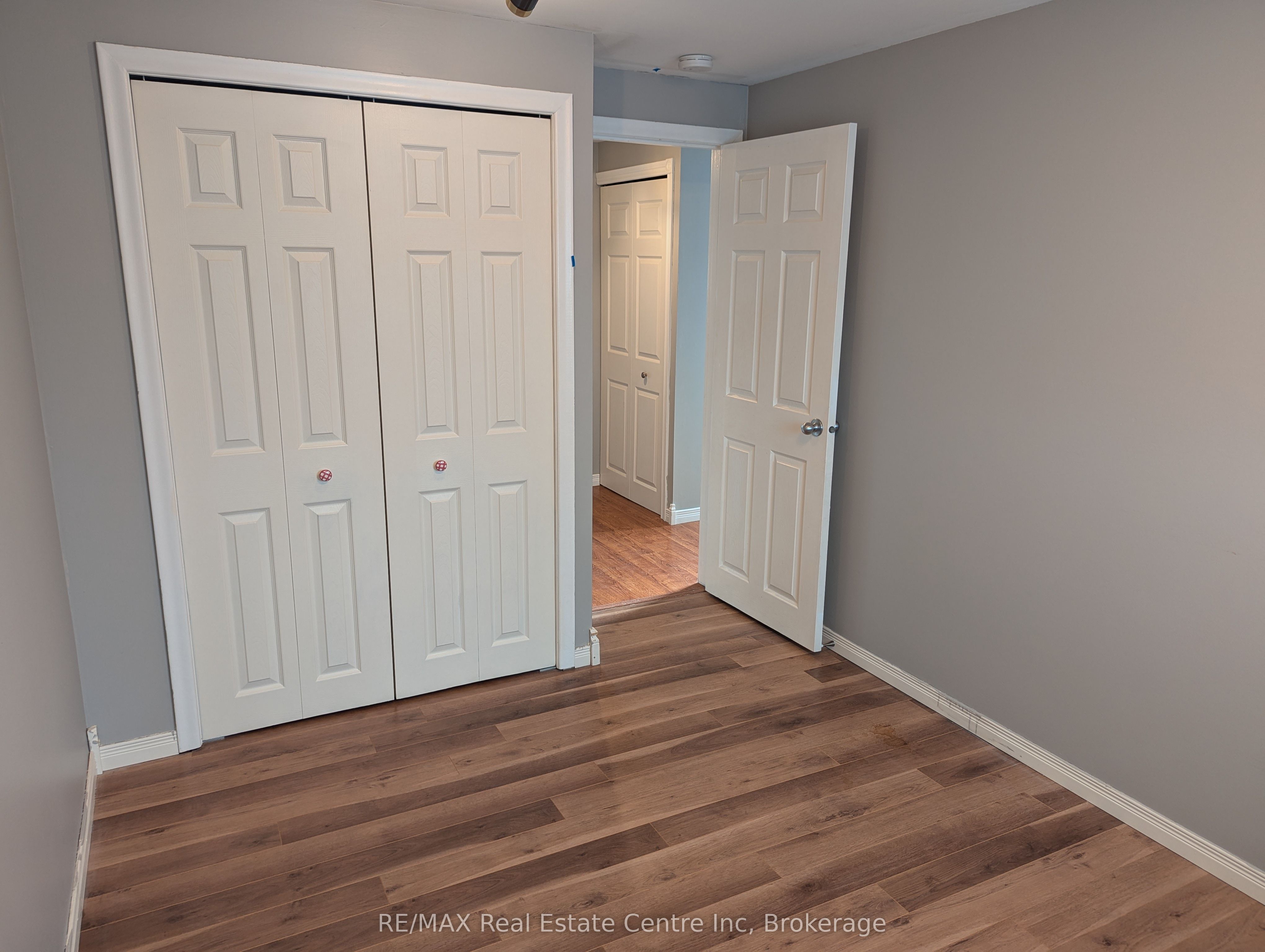 1014a Vanier Avenue Property Photo 24