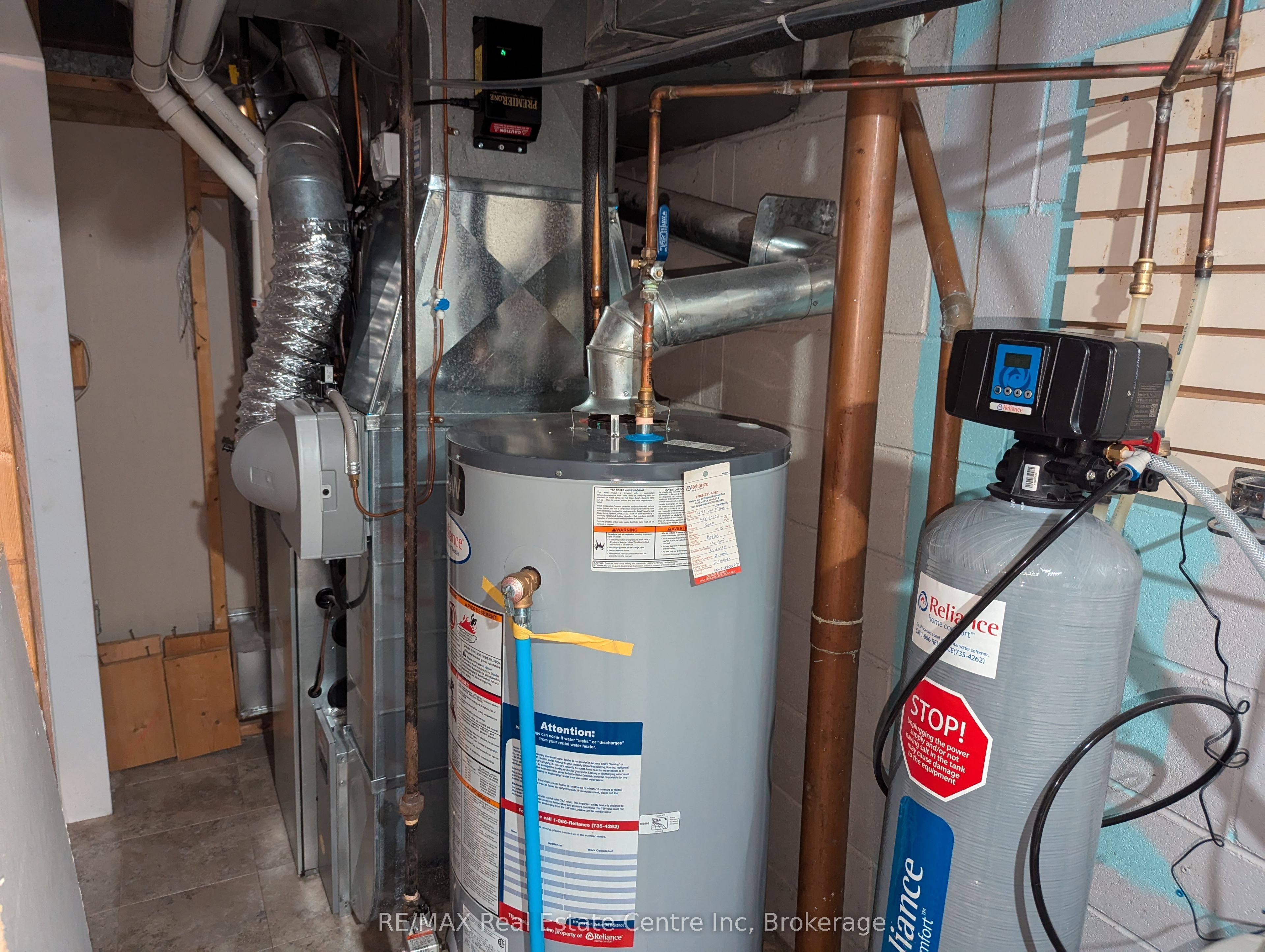 1014a Vanier Avenue Property Photo 33