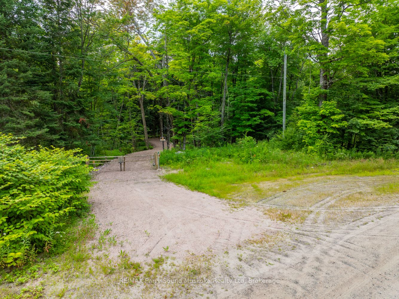 131 Moonwing Road Property Photo 3