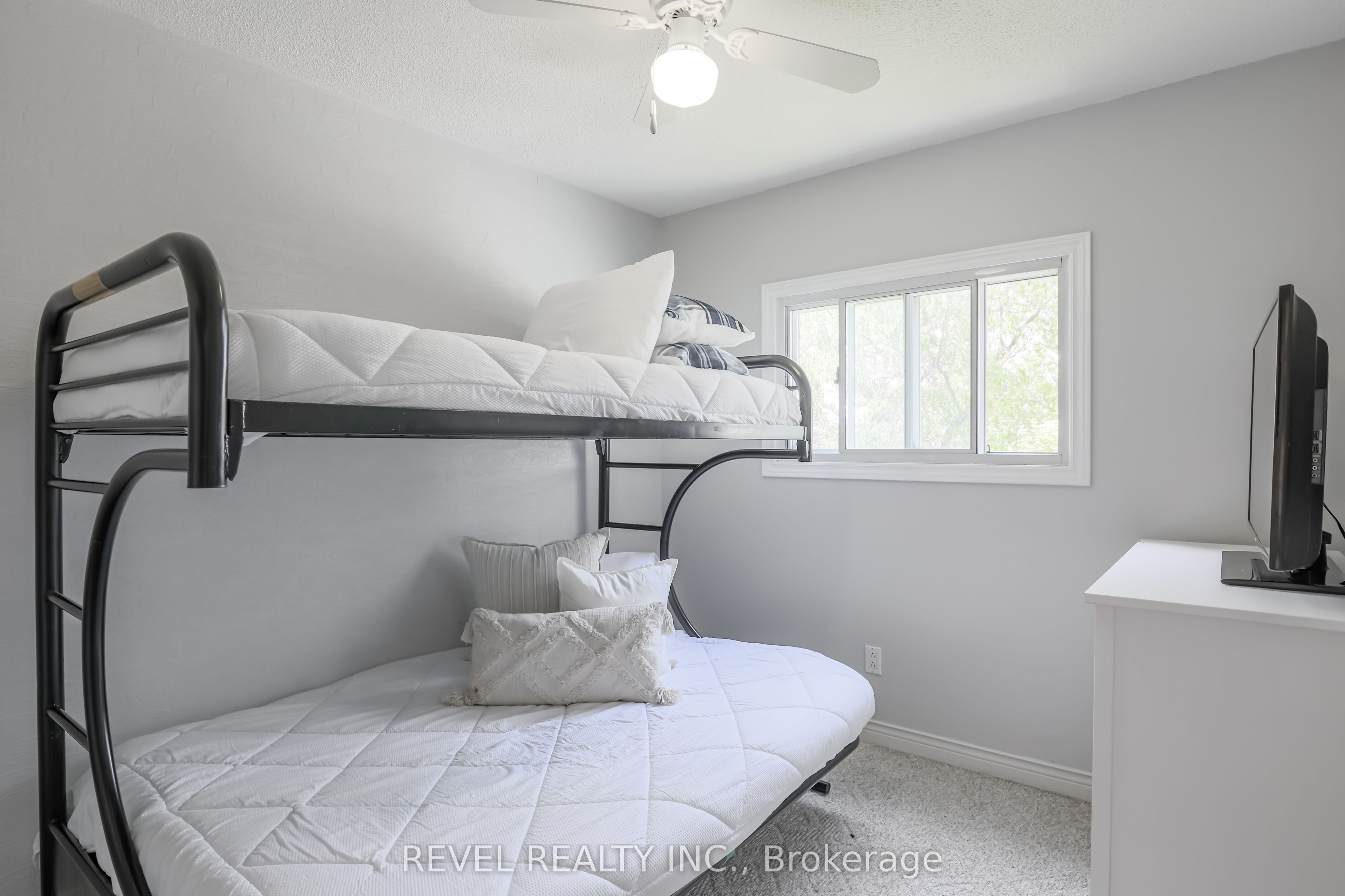 27 Island View Road Property Photo 18