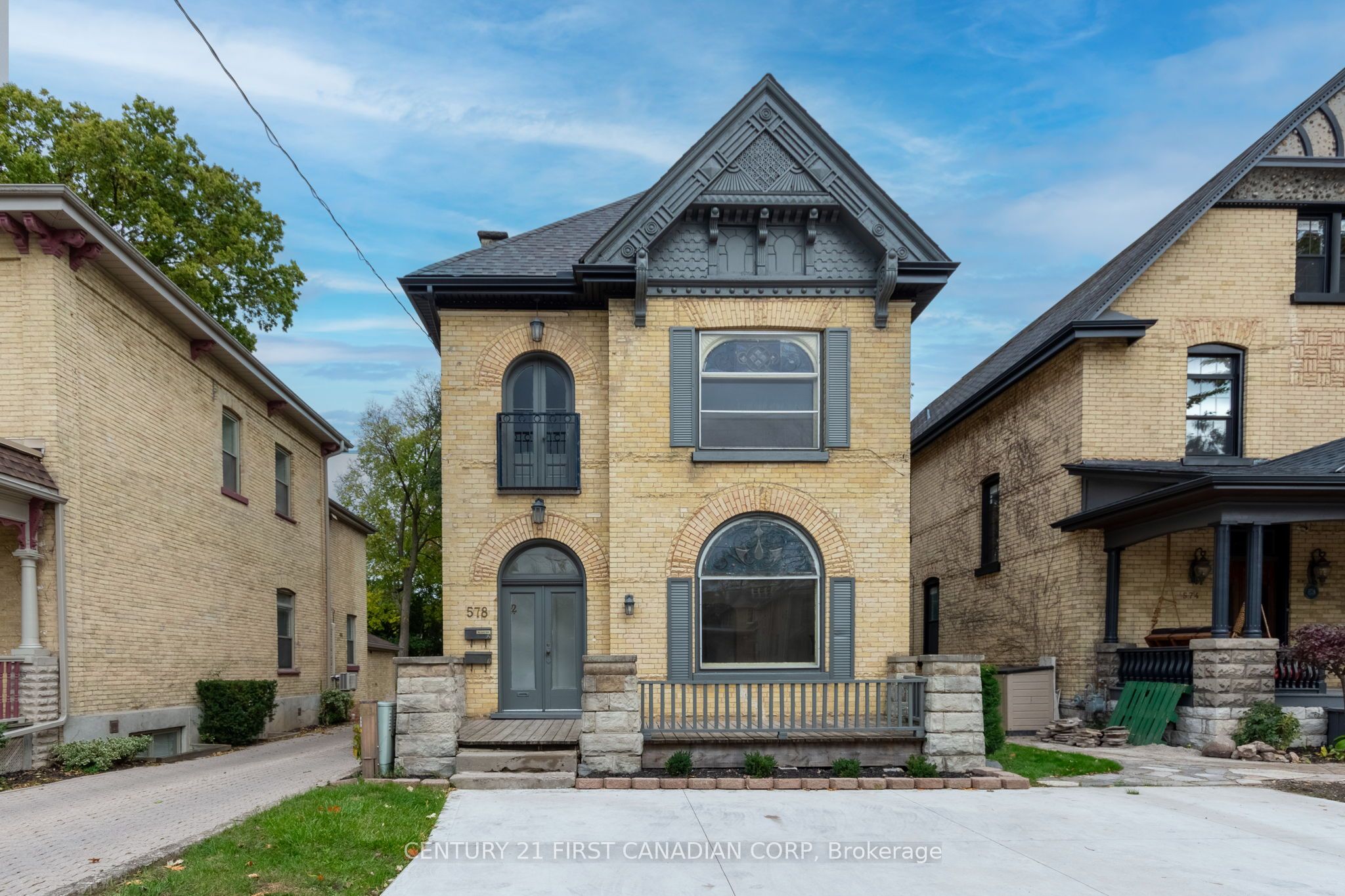 578 Waterloo Street Property Photo 1