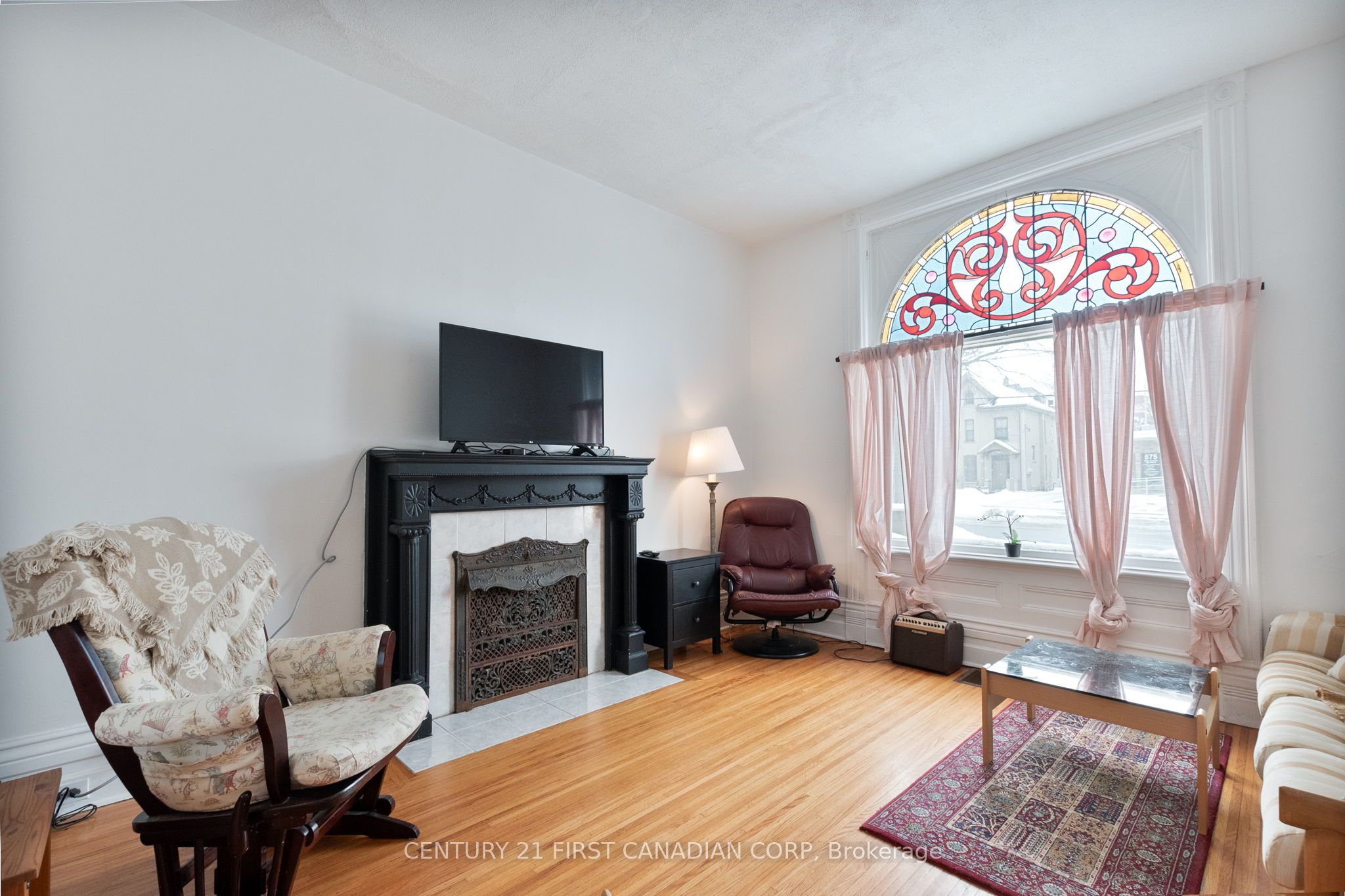 578 Waterloo Street Property Photo 5