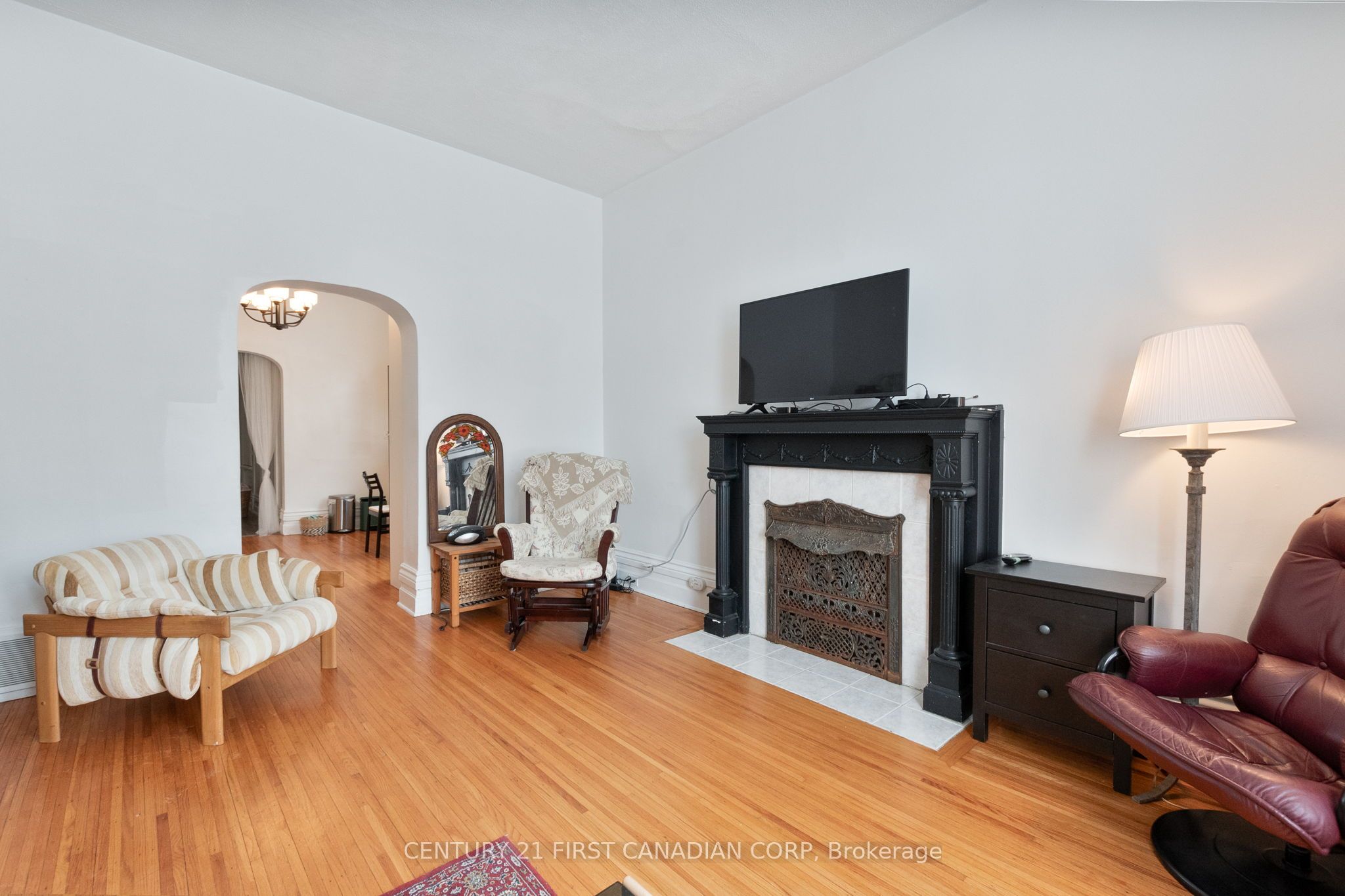 578 Waterloo Street Property Photo 7