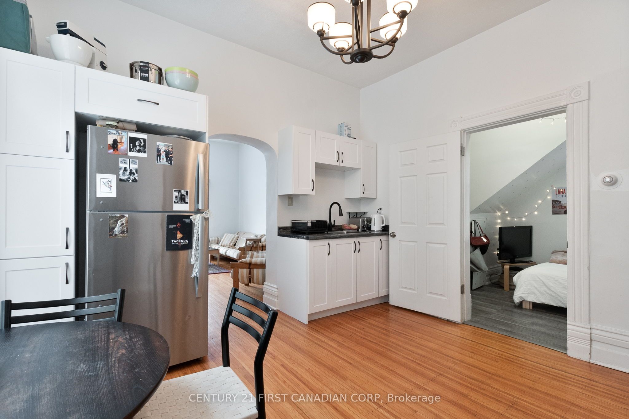578 Waterloo Street Property Photo 12