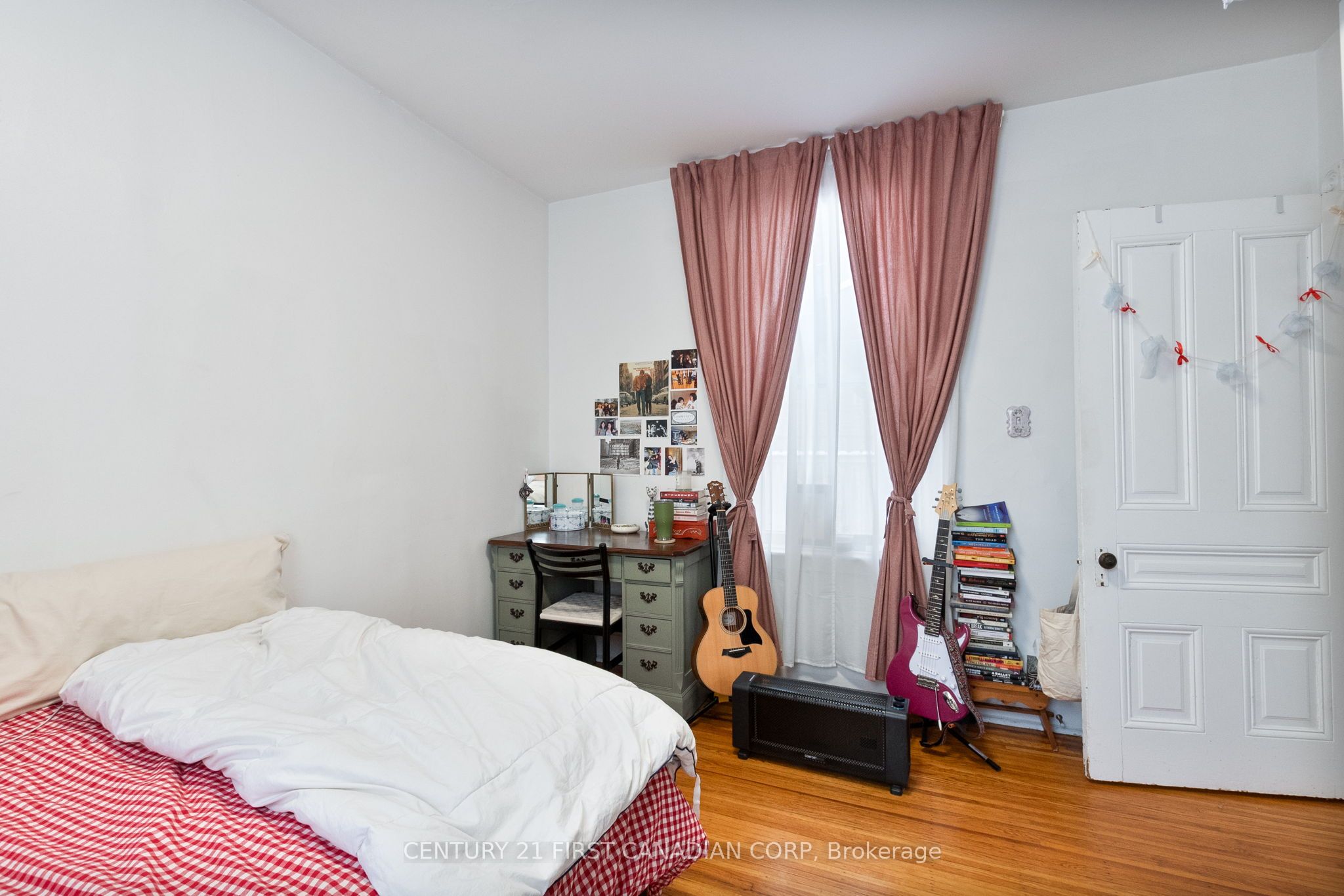 578 Waterloo Street Property Photo 19