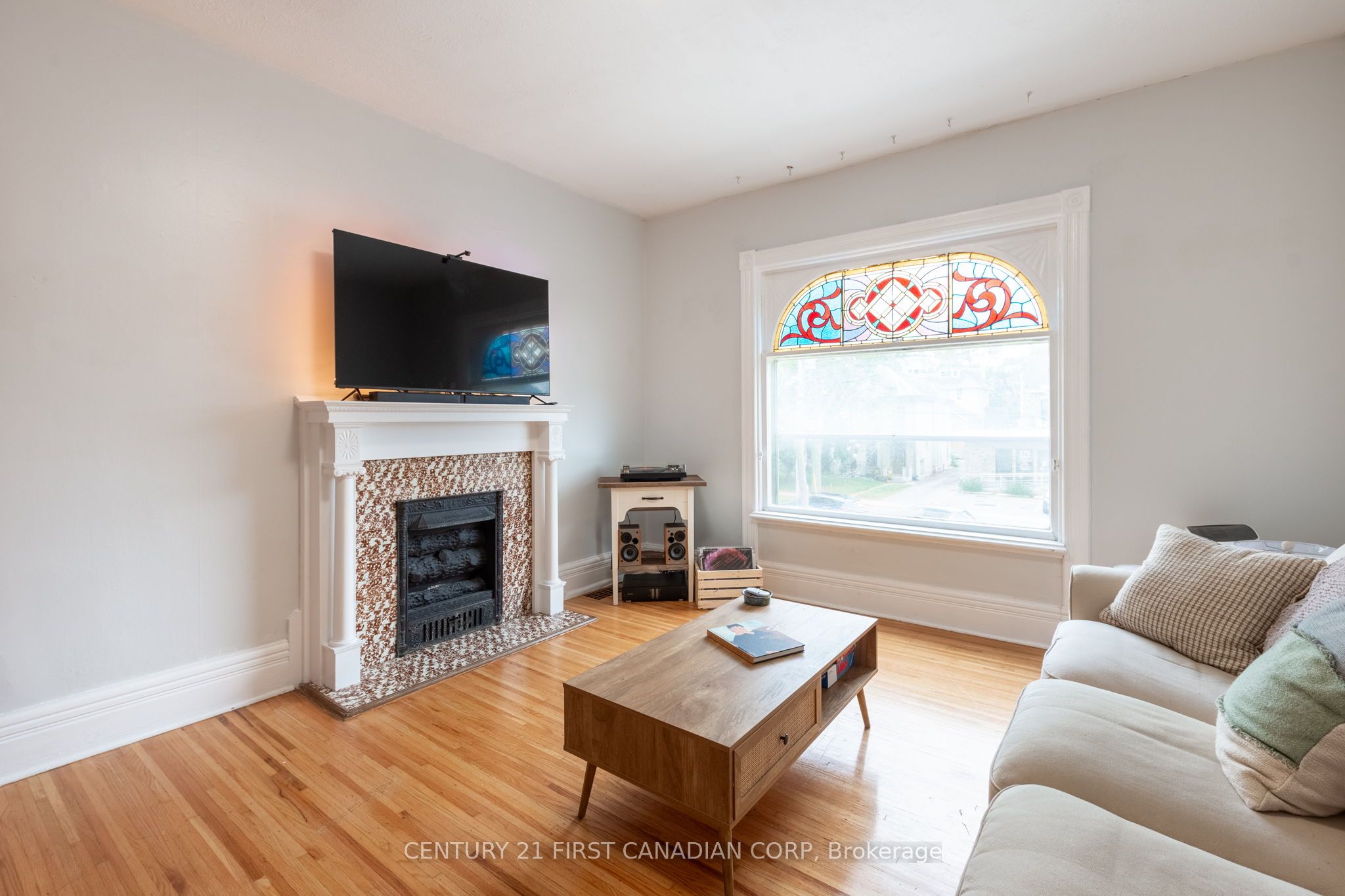 578 Waterloo Street Property Photo 27