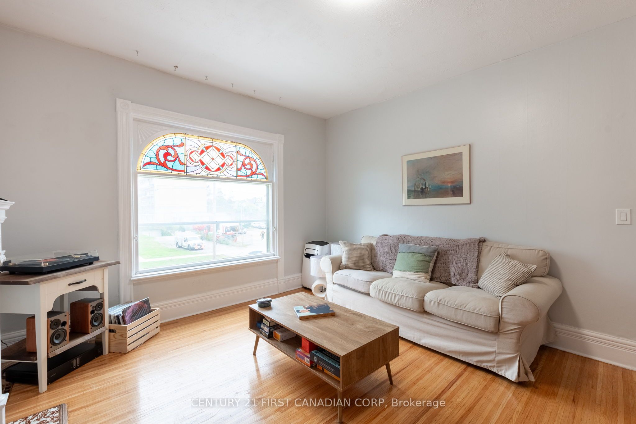 578 Waterloo Street Property Photo 28