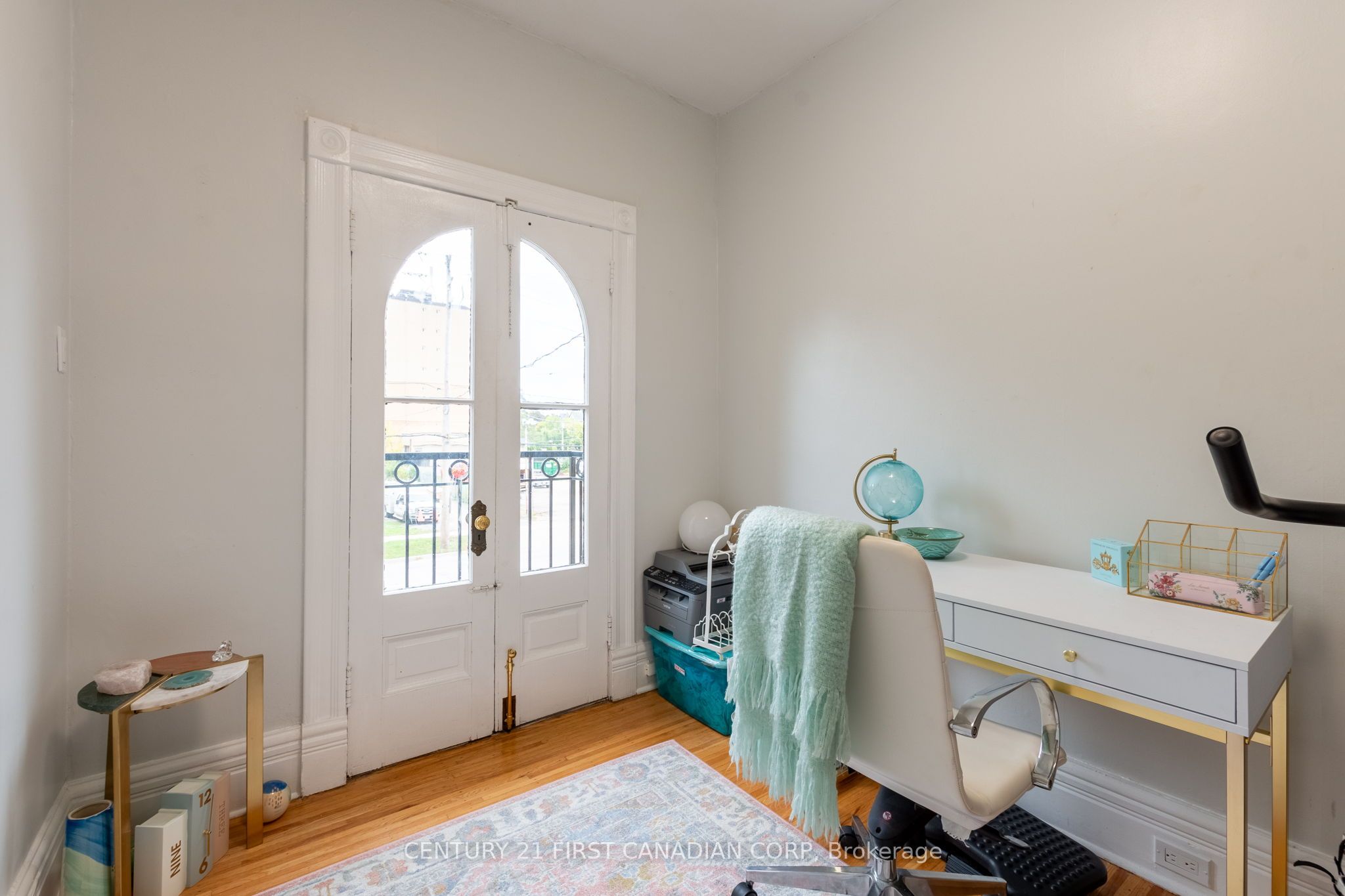 578 Waterloo Street Property Photo 32