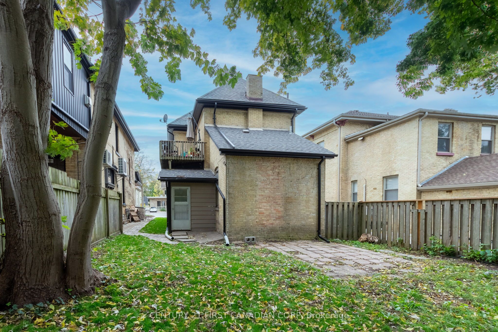 578 Waterloo Street Property Photo 35