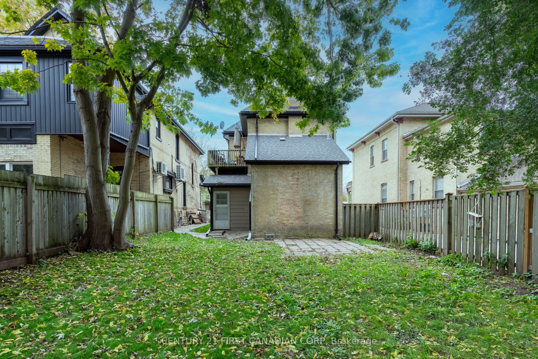 578 Waterloo Street Property Photo 36