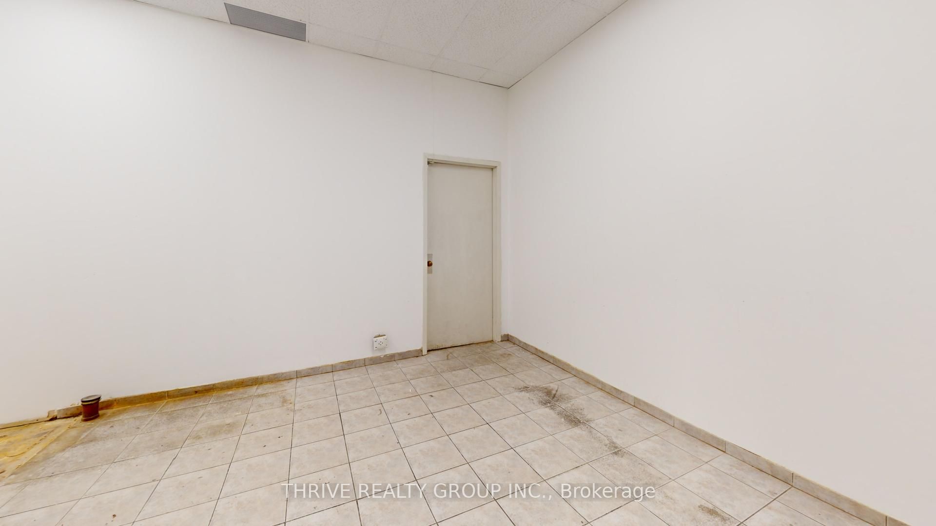 #102 - 285 King Street Property Photo 9