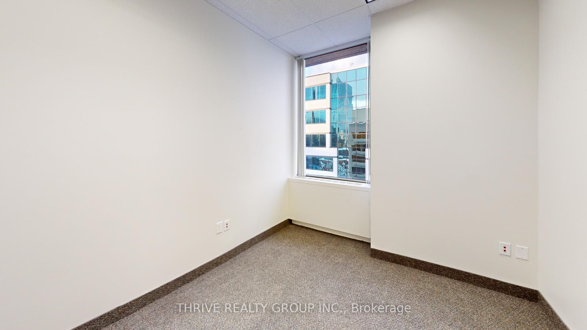 #910 - 495 Richmond Street Property Photo 3