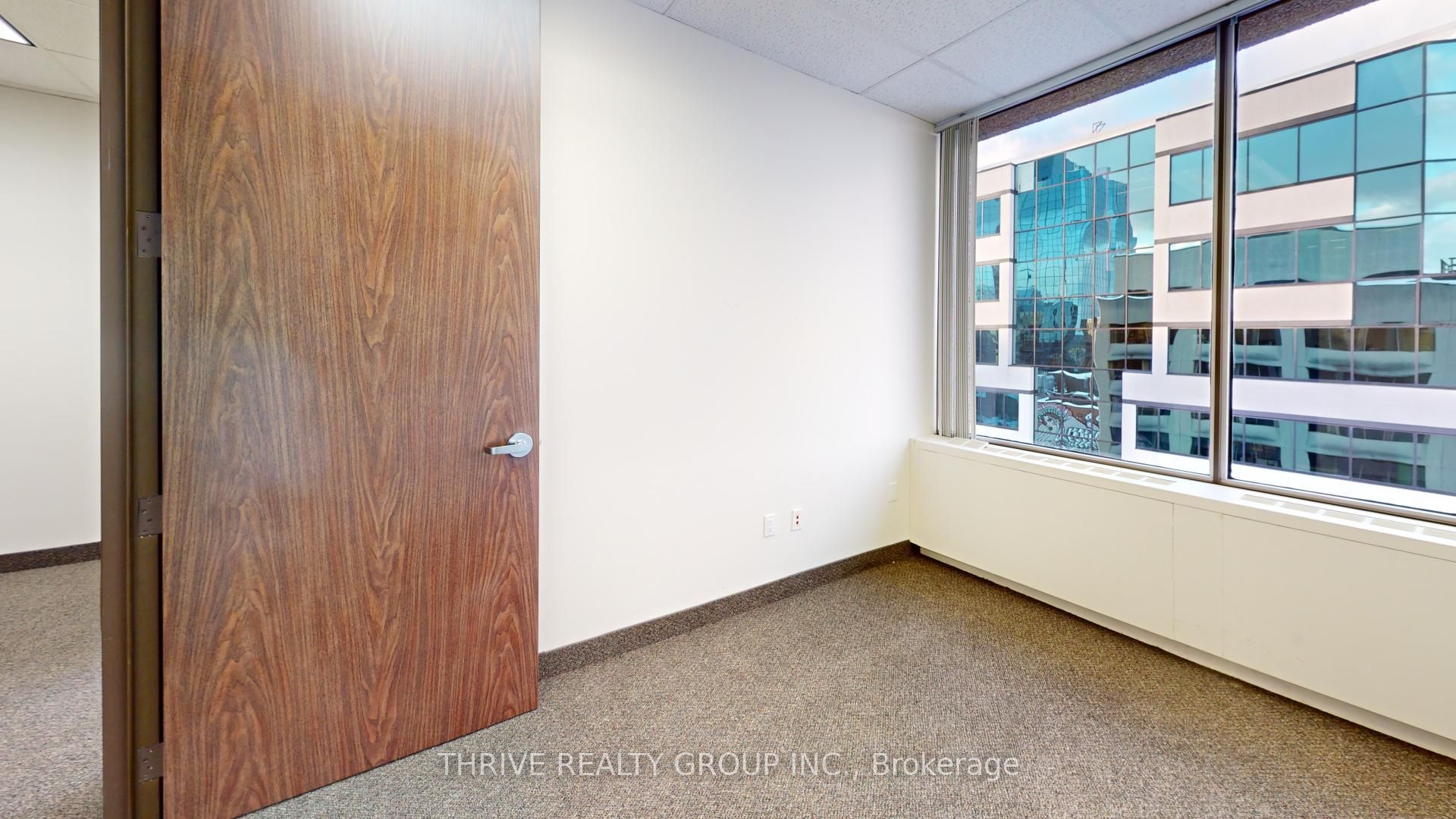 #910 - 495 Richmond Street Property Photo 4