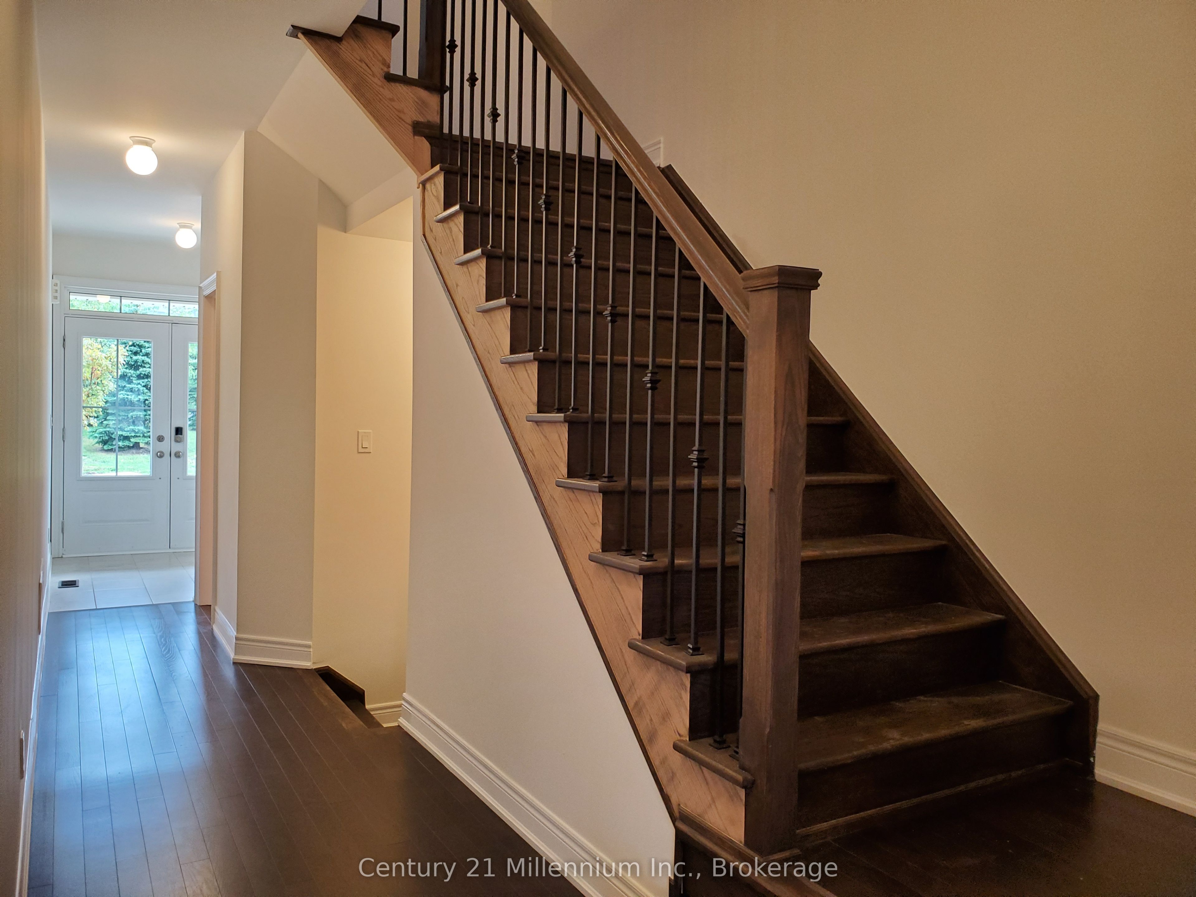 #31 - 171 Snowbridge Way Property Photo 2