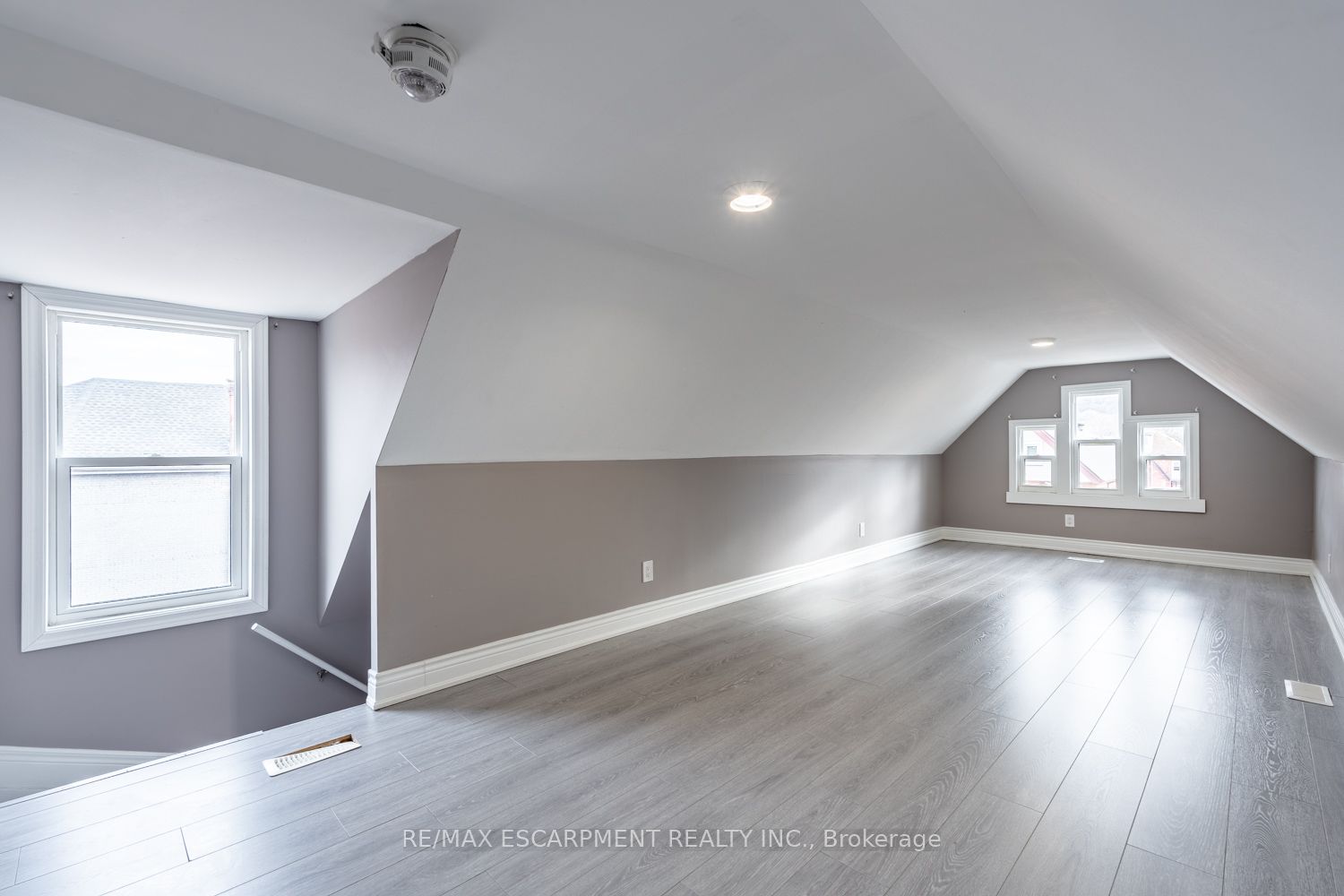 57 Century Street Property Photo 24