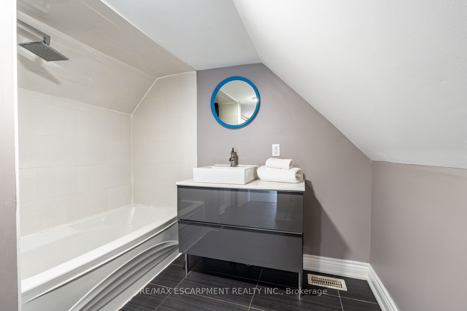 57 Century Street Property Photo 28