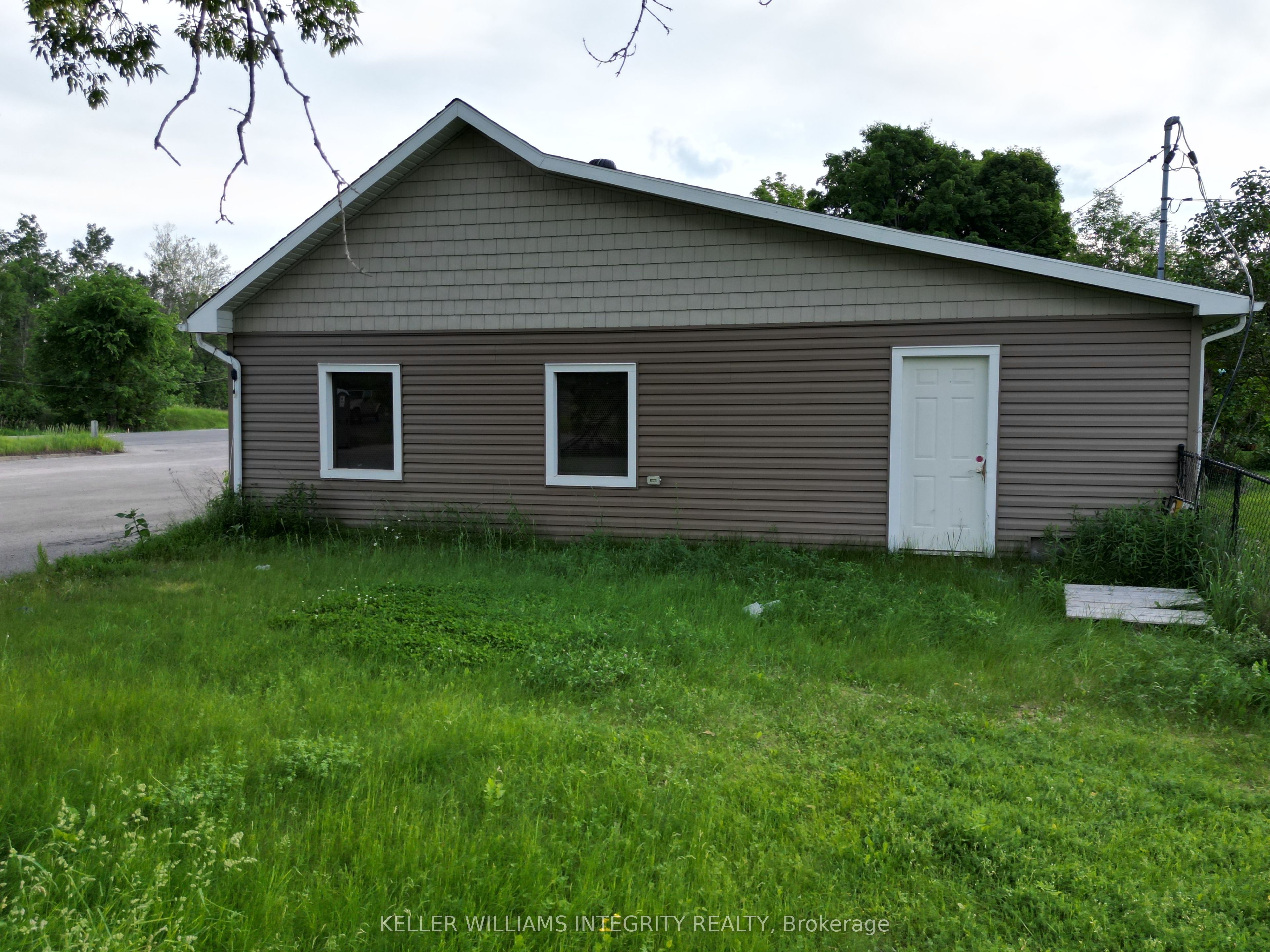 18318 Highway 7 Highway Property Photo 12