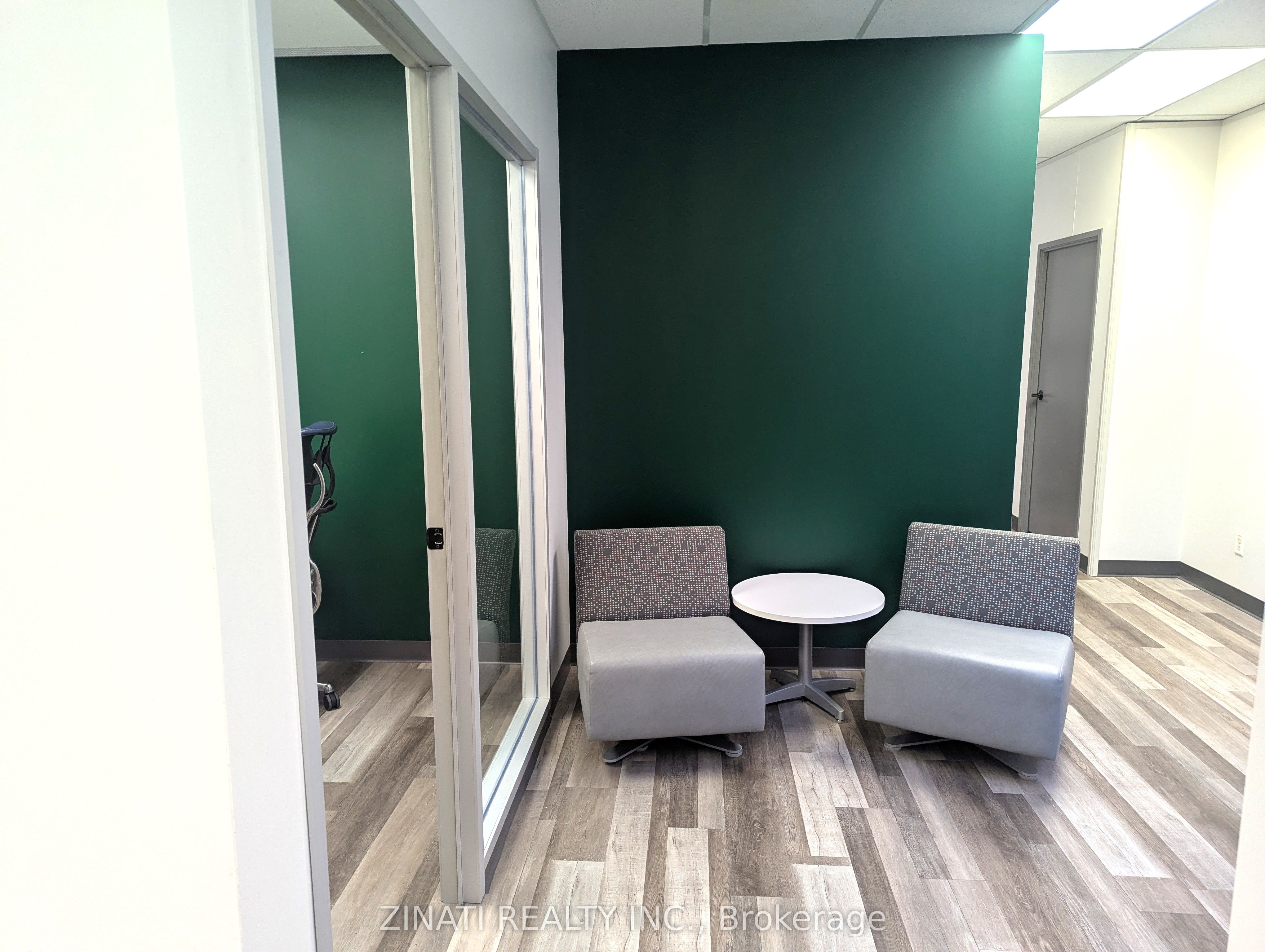 #218 - 1900 Merivale Road Property Photo 2