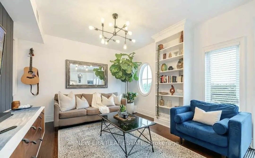 #e - 366 Bay Street Property Photo 9