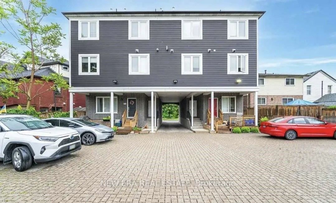 #e - 366 Bay Street Property Photo 14