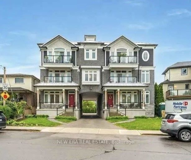 #e - 366 Bay Street Property Photo 17