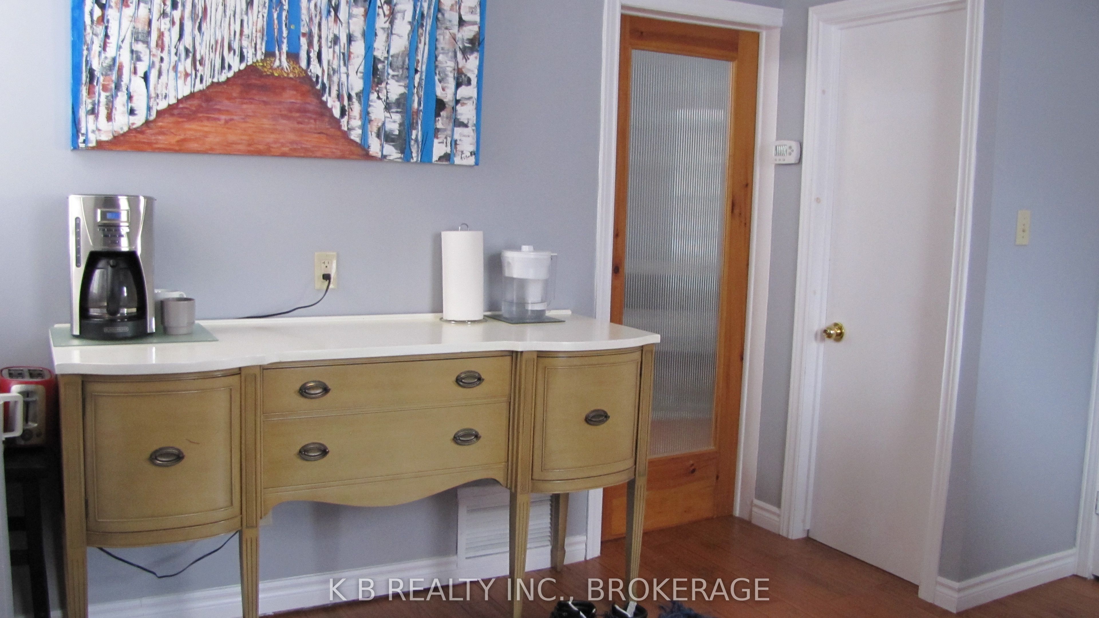 166 Queen Street Property Photo 5