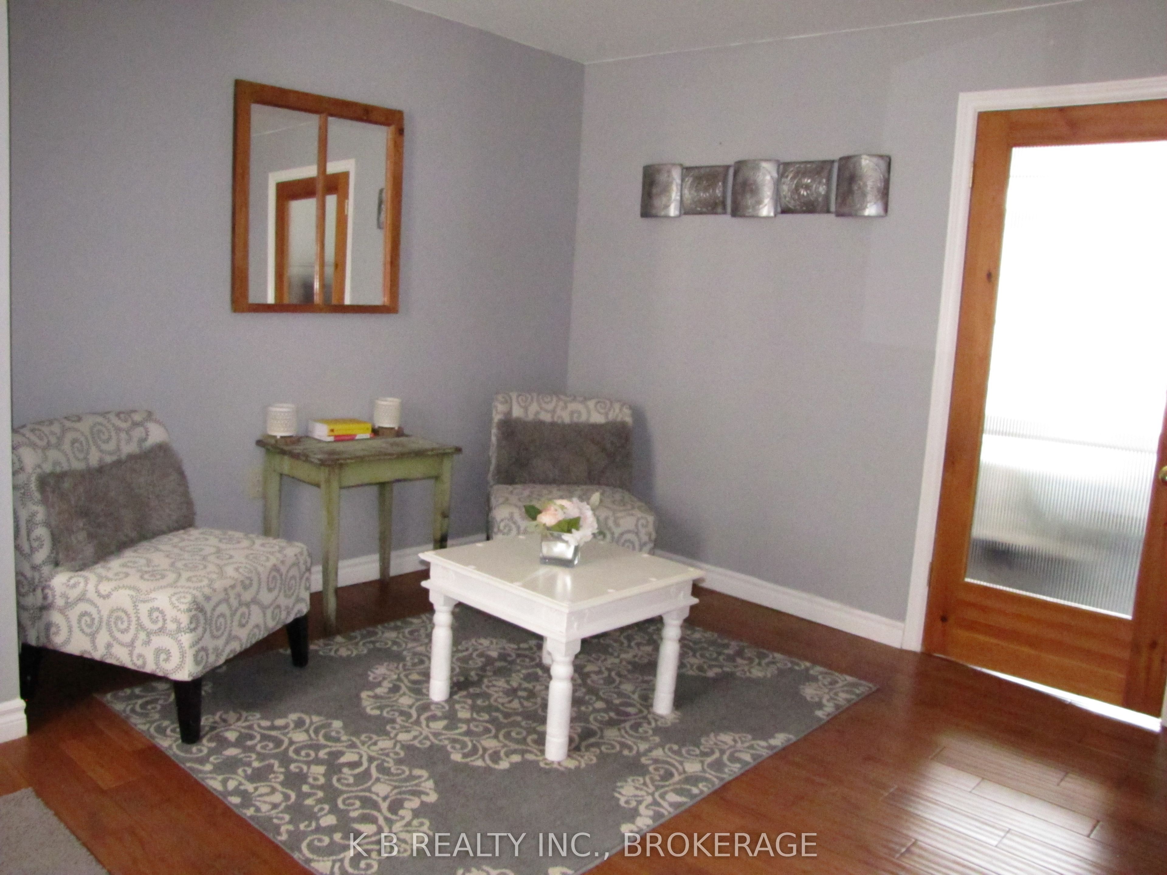 166 Queen Street Property Photo 8