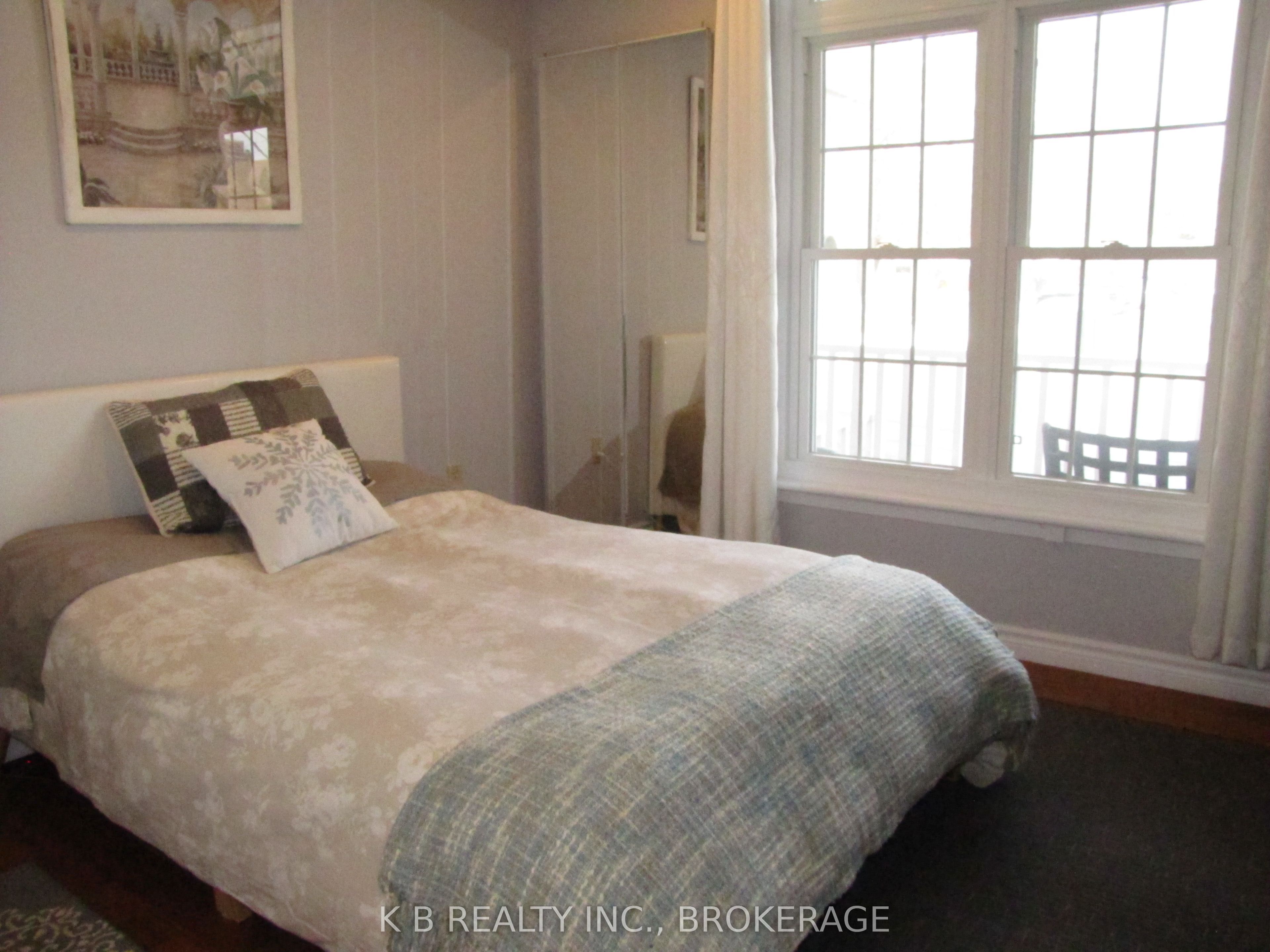 166 Queen Street Property Photo 11