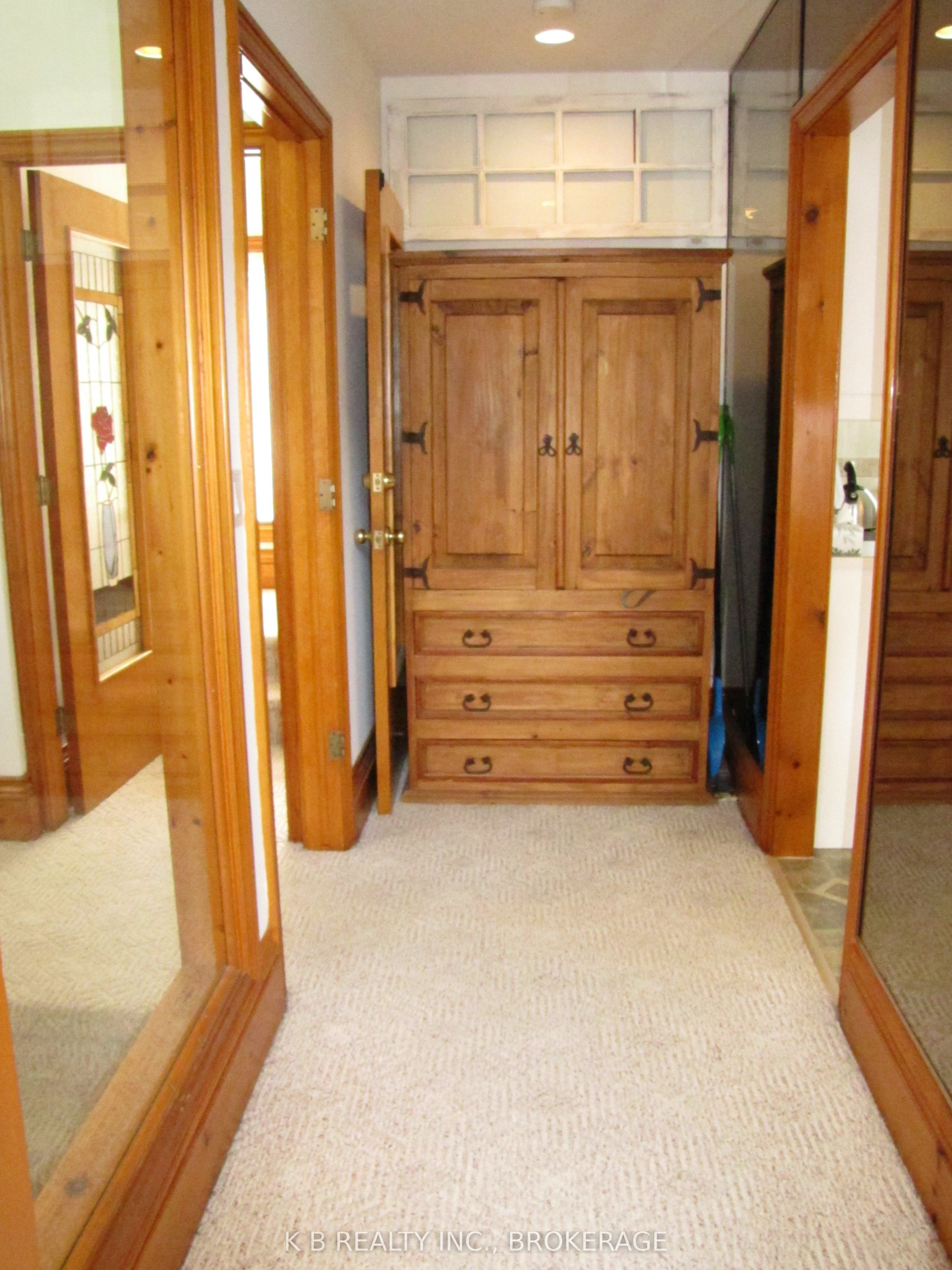 166 Queen Street Property Photo 22