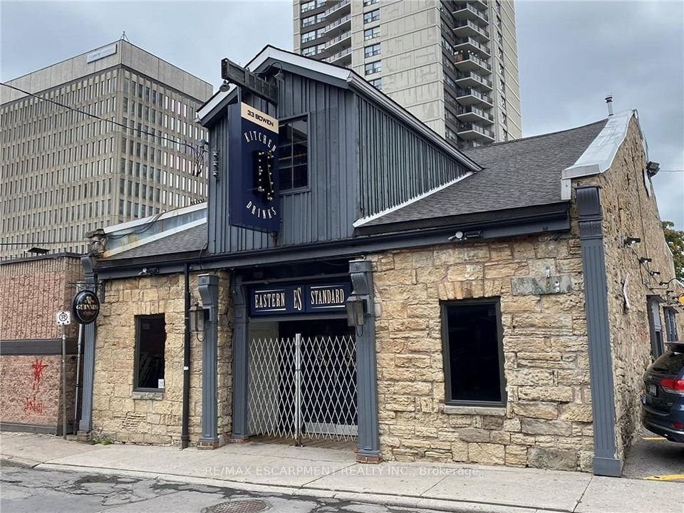 33 Bowen Street Property Photo 1