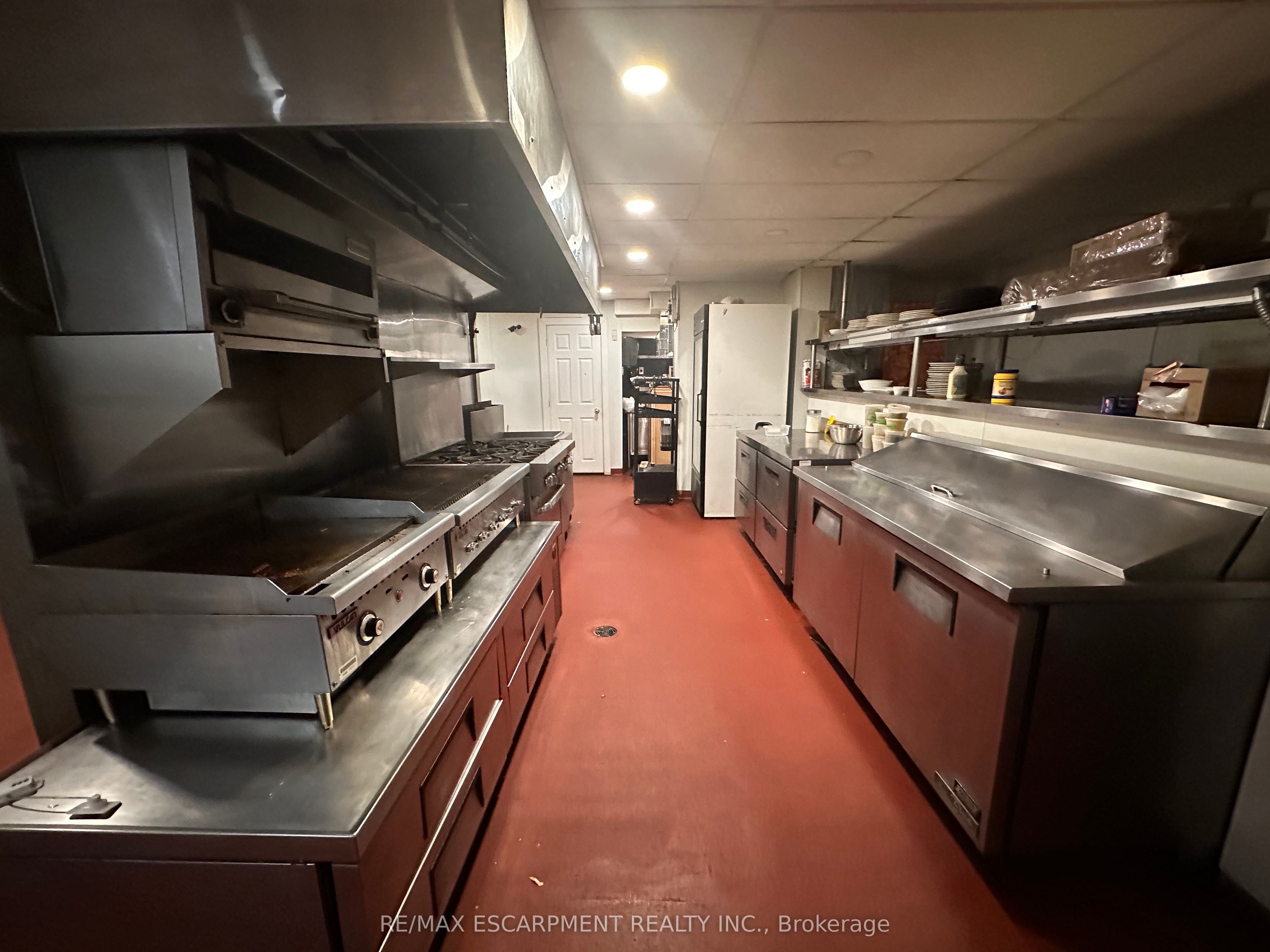 33 Bowen Street Property Photo 10