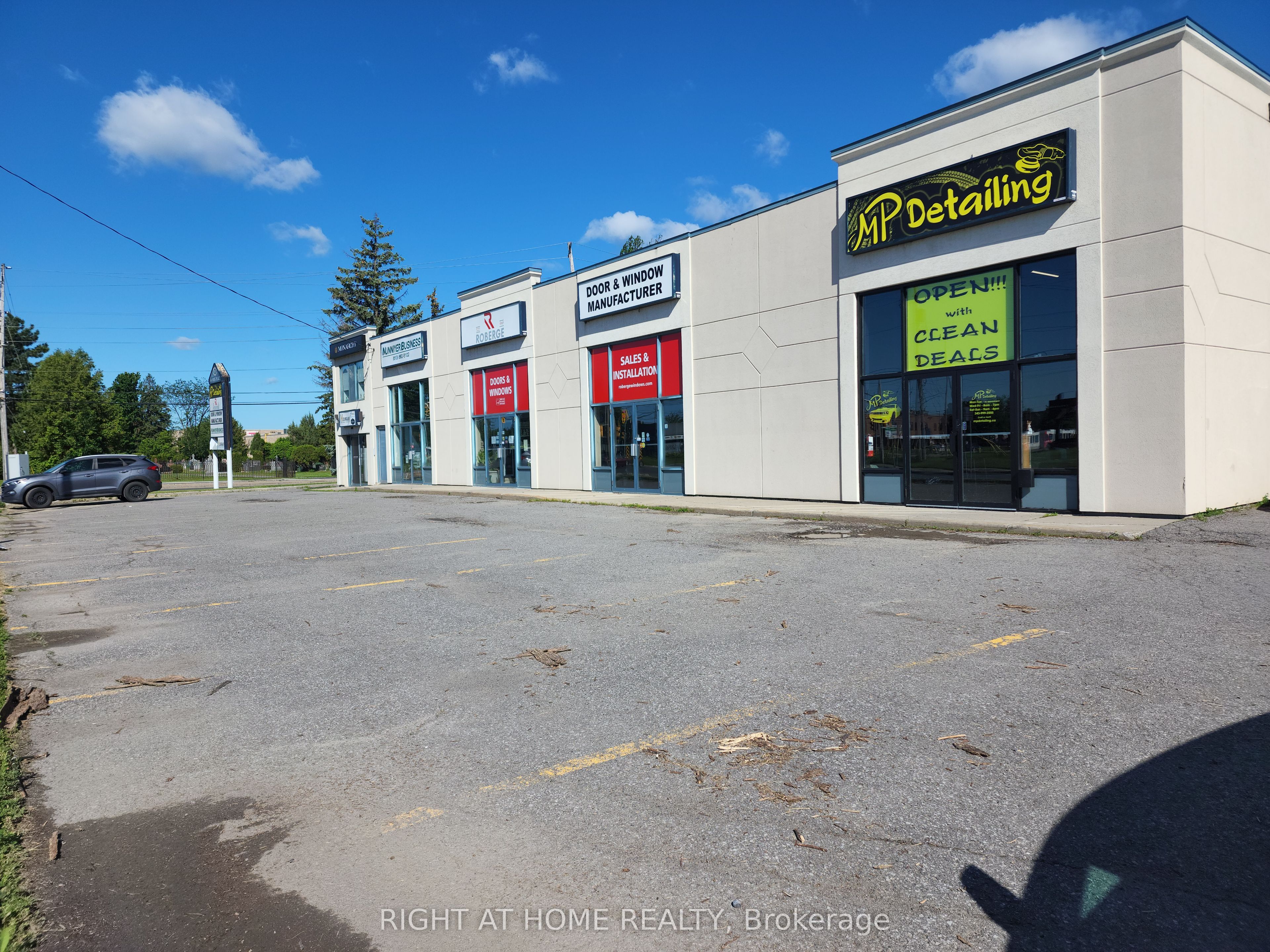 #105 - 1891 Merivale Road Property Photo 1