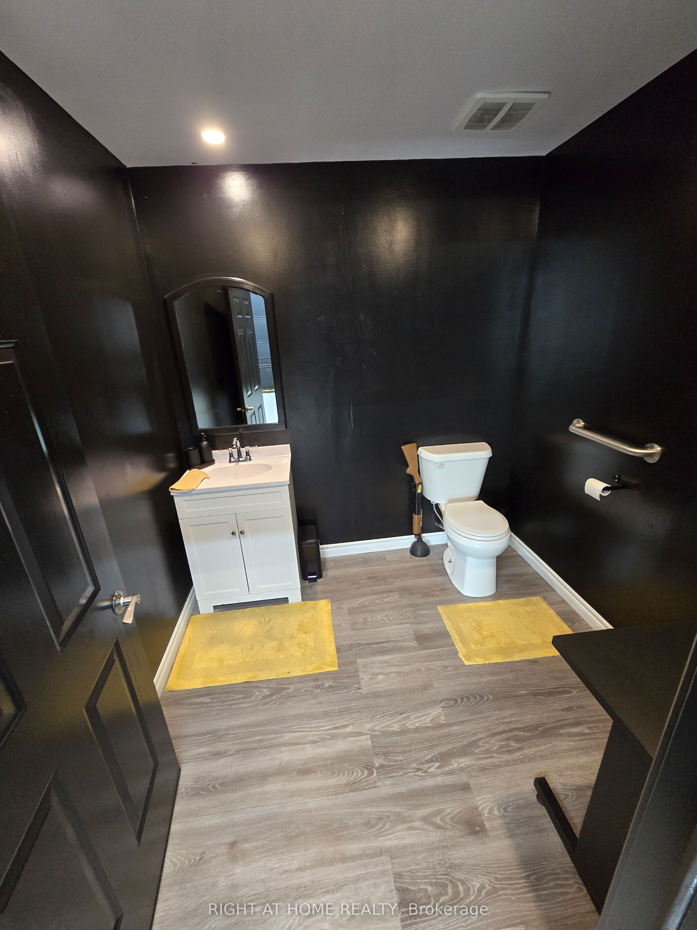 #105 - 1891 Merivale Road Property Photo 6