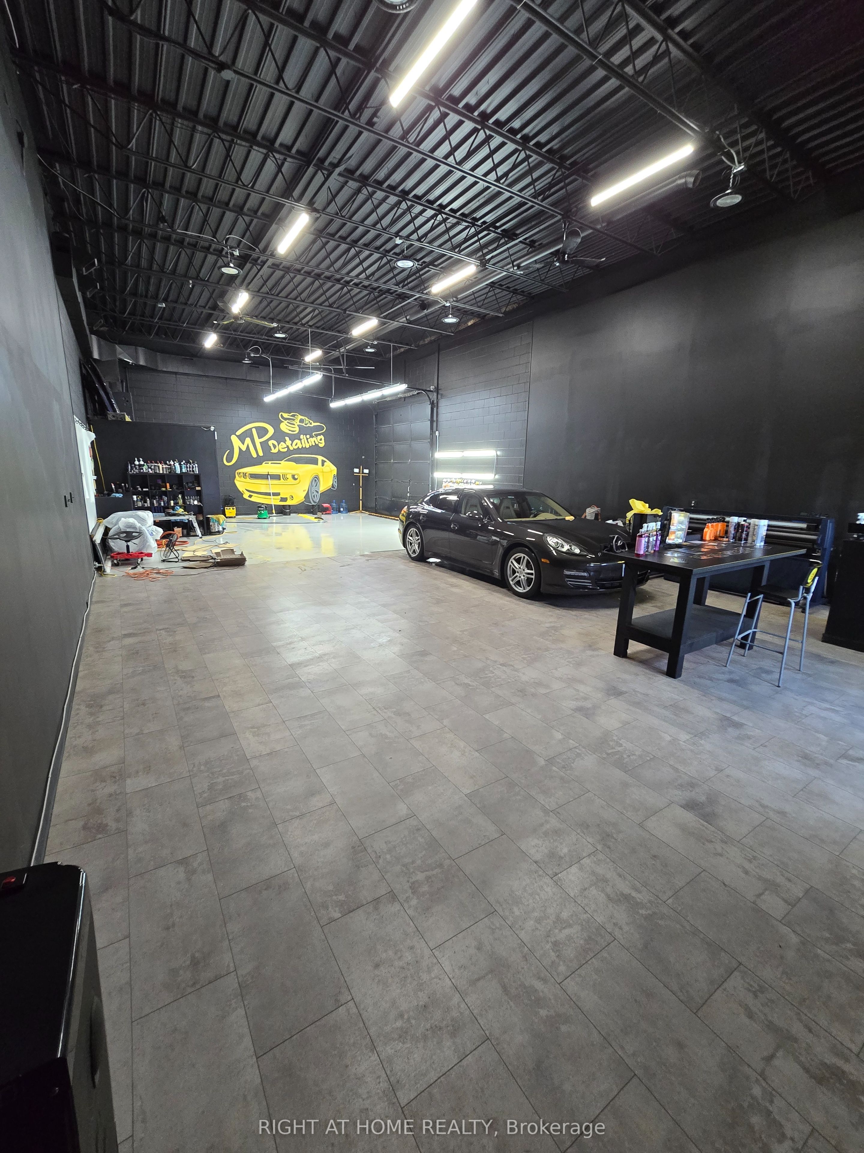 #105 - 1891 Merivale Road Property Photo 9