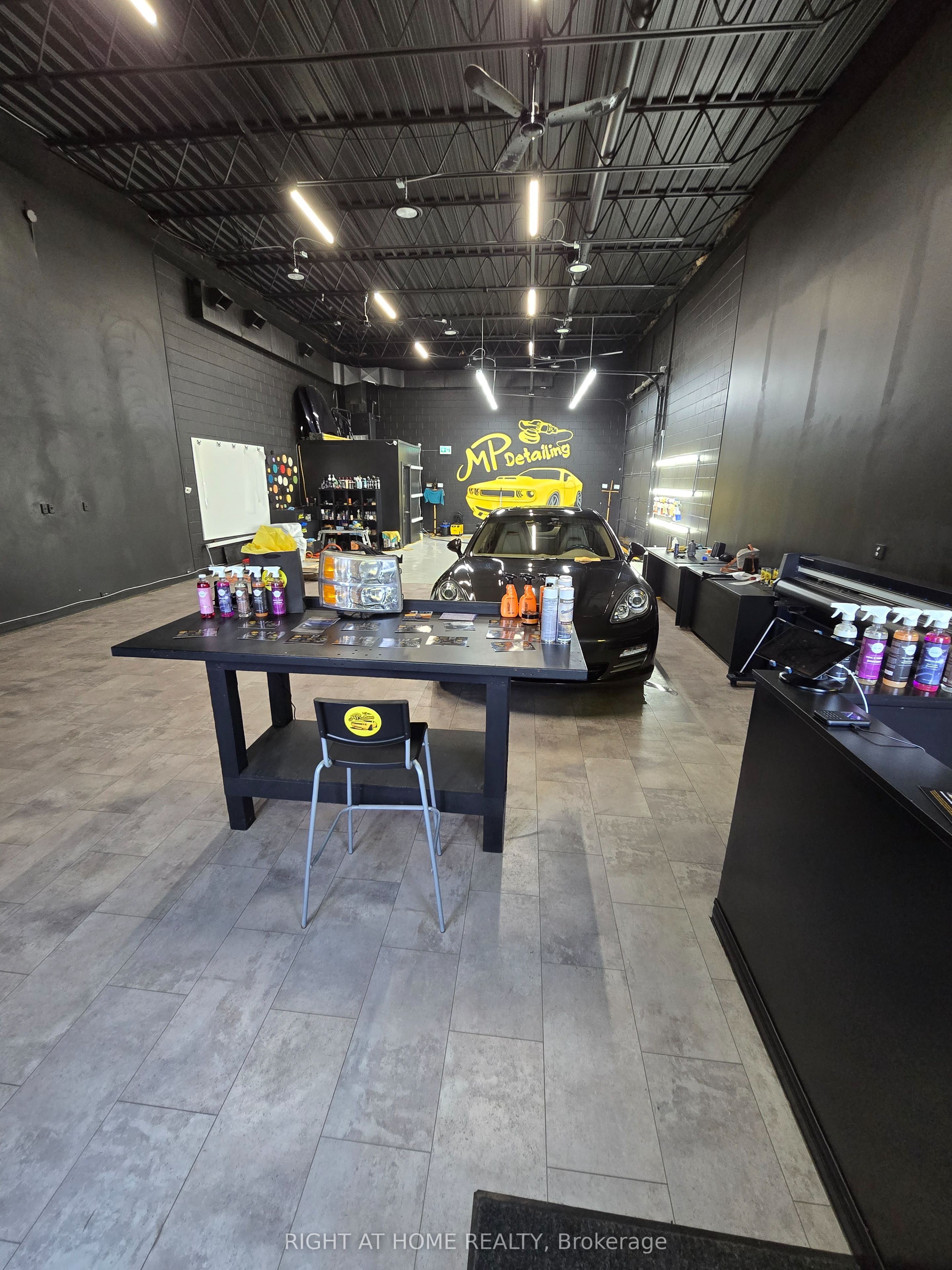 #105 - 1891 Merivale Road Property Photo 10
