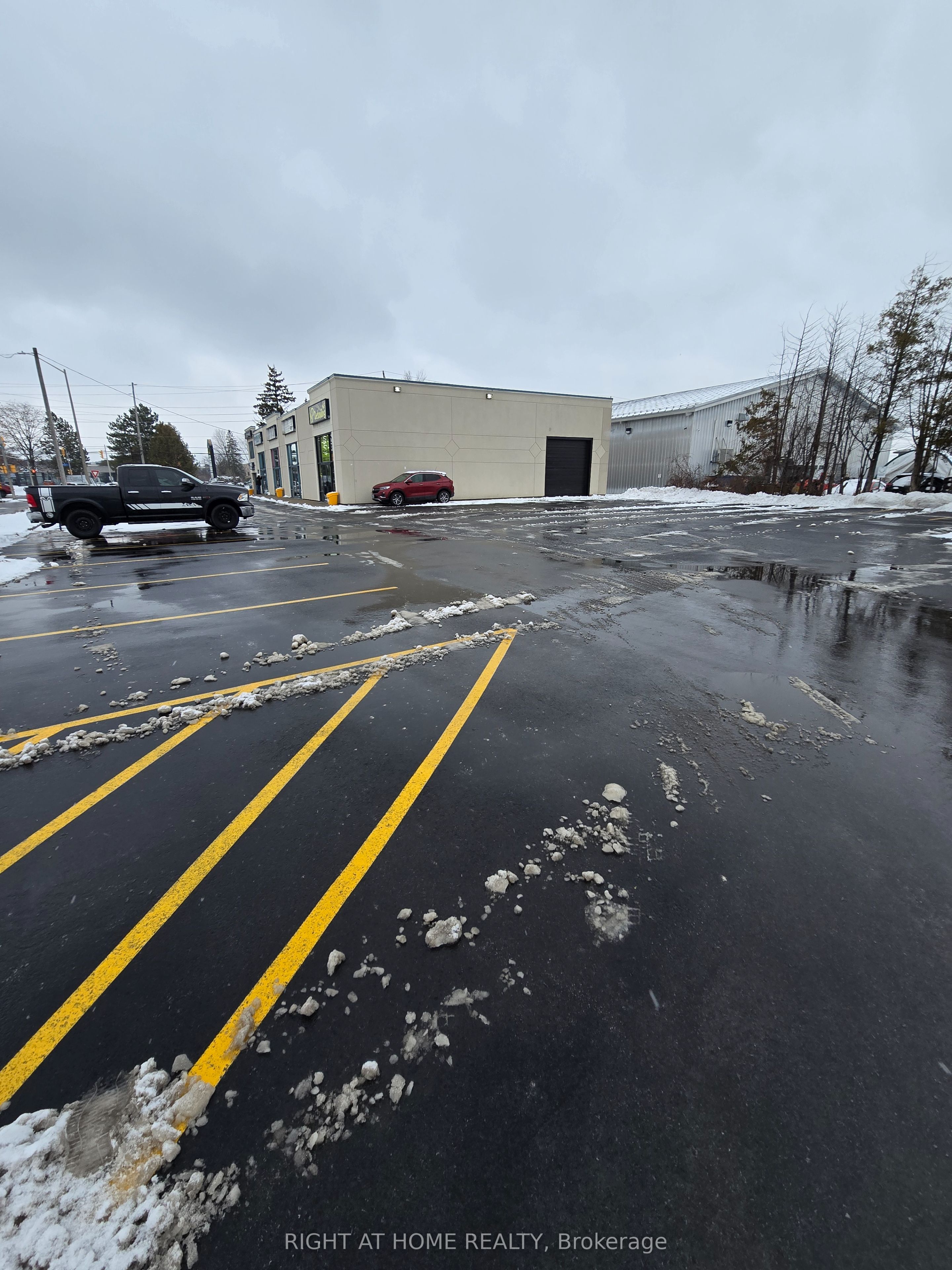 #105 - 1891 Merivale Road Property Photo 14