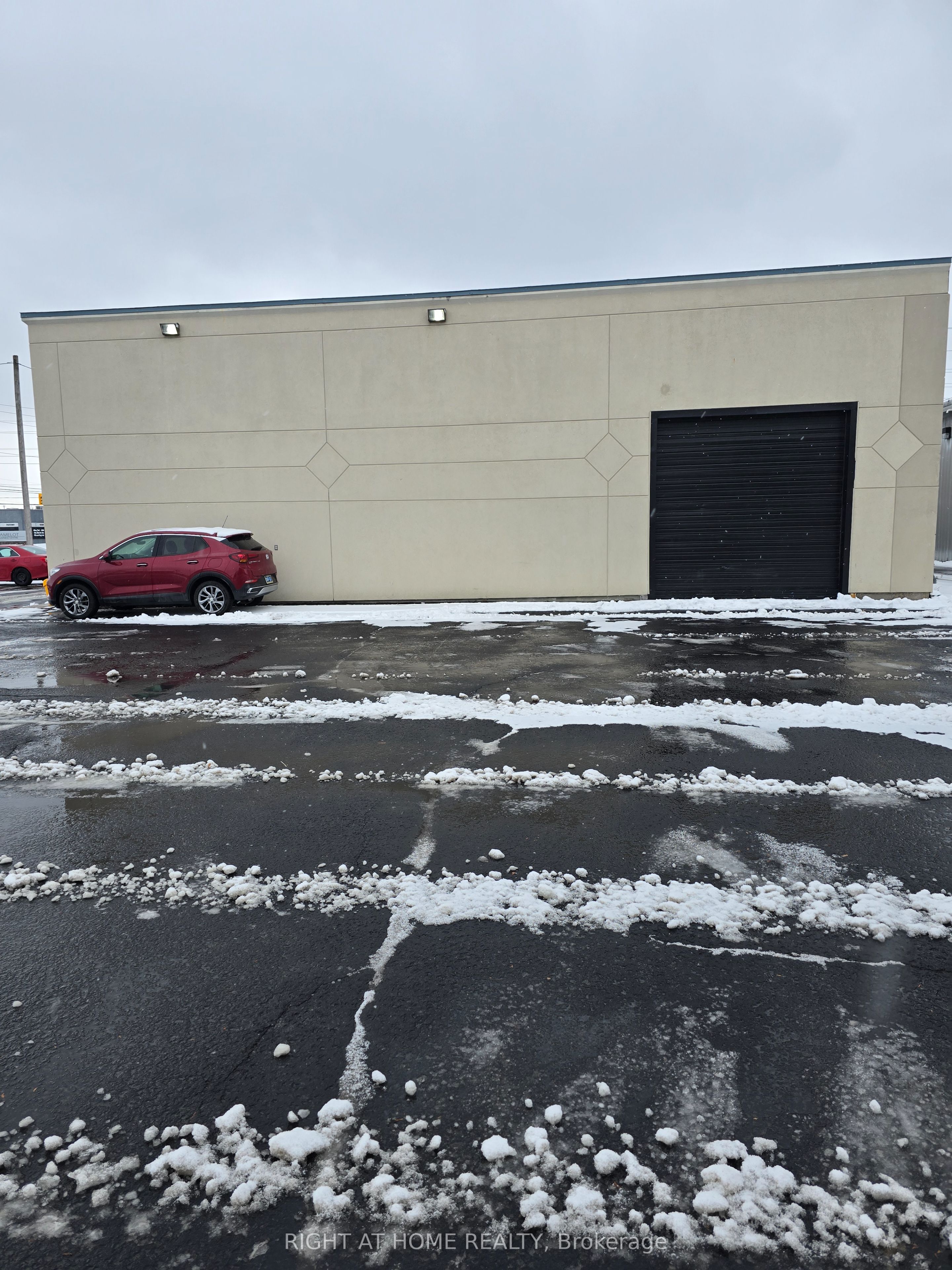 #105 - 1891 Merivale Road Property Photo 15