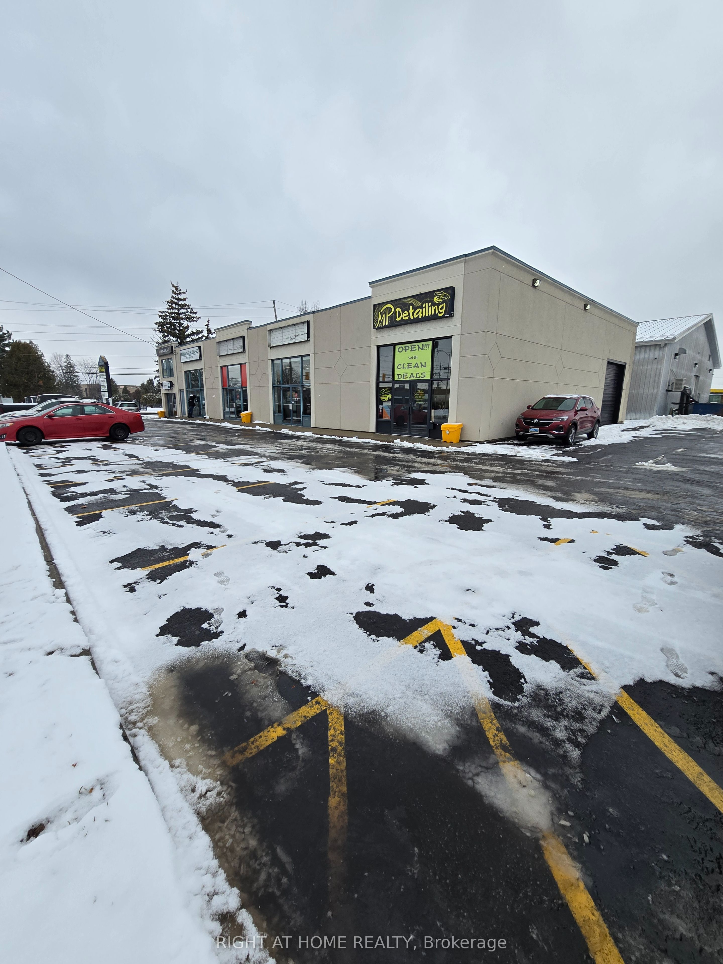 #105 - 1891 Merivale Road Property Photo 17