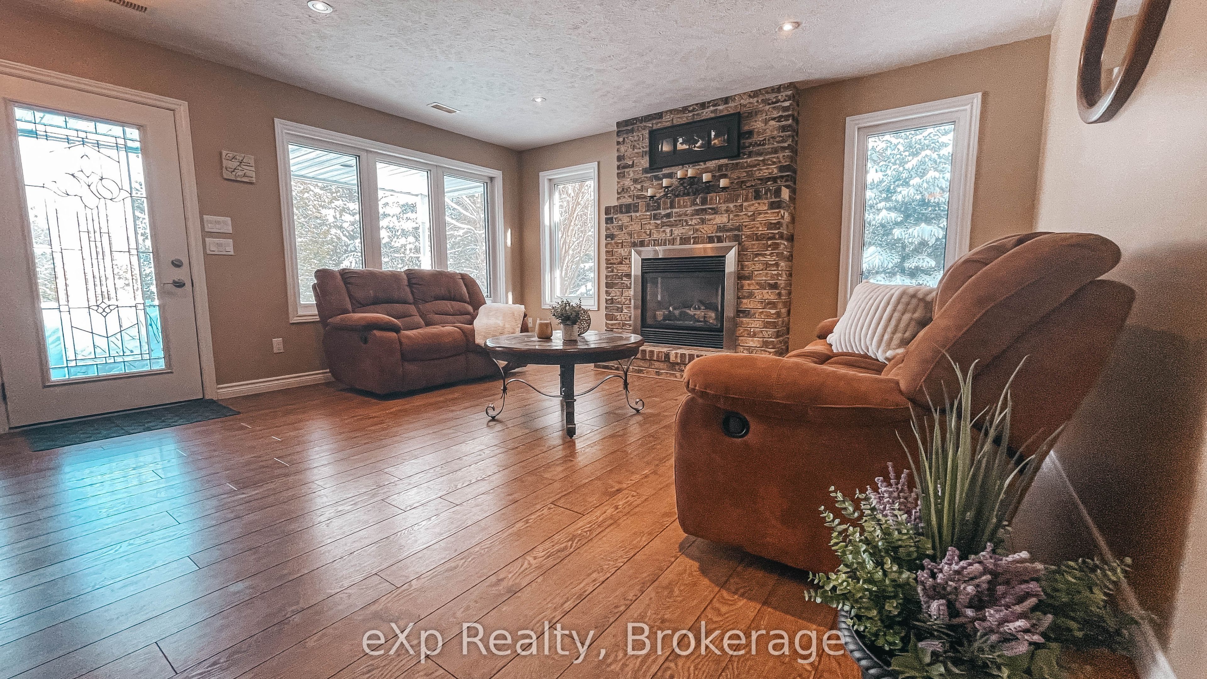 98 Birch Street Property Photo 5