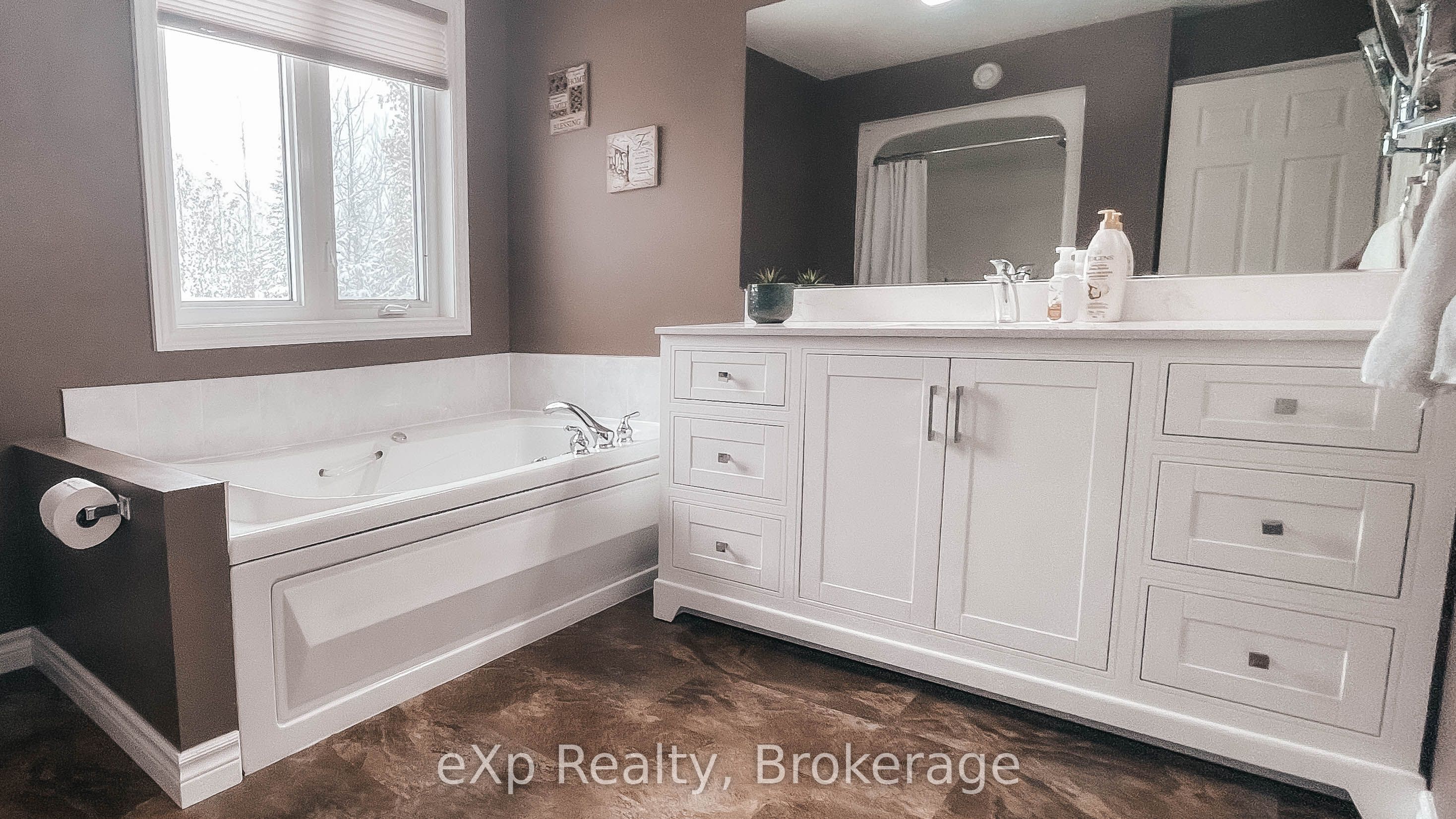 98 Birch Street Property Photo 25