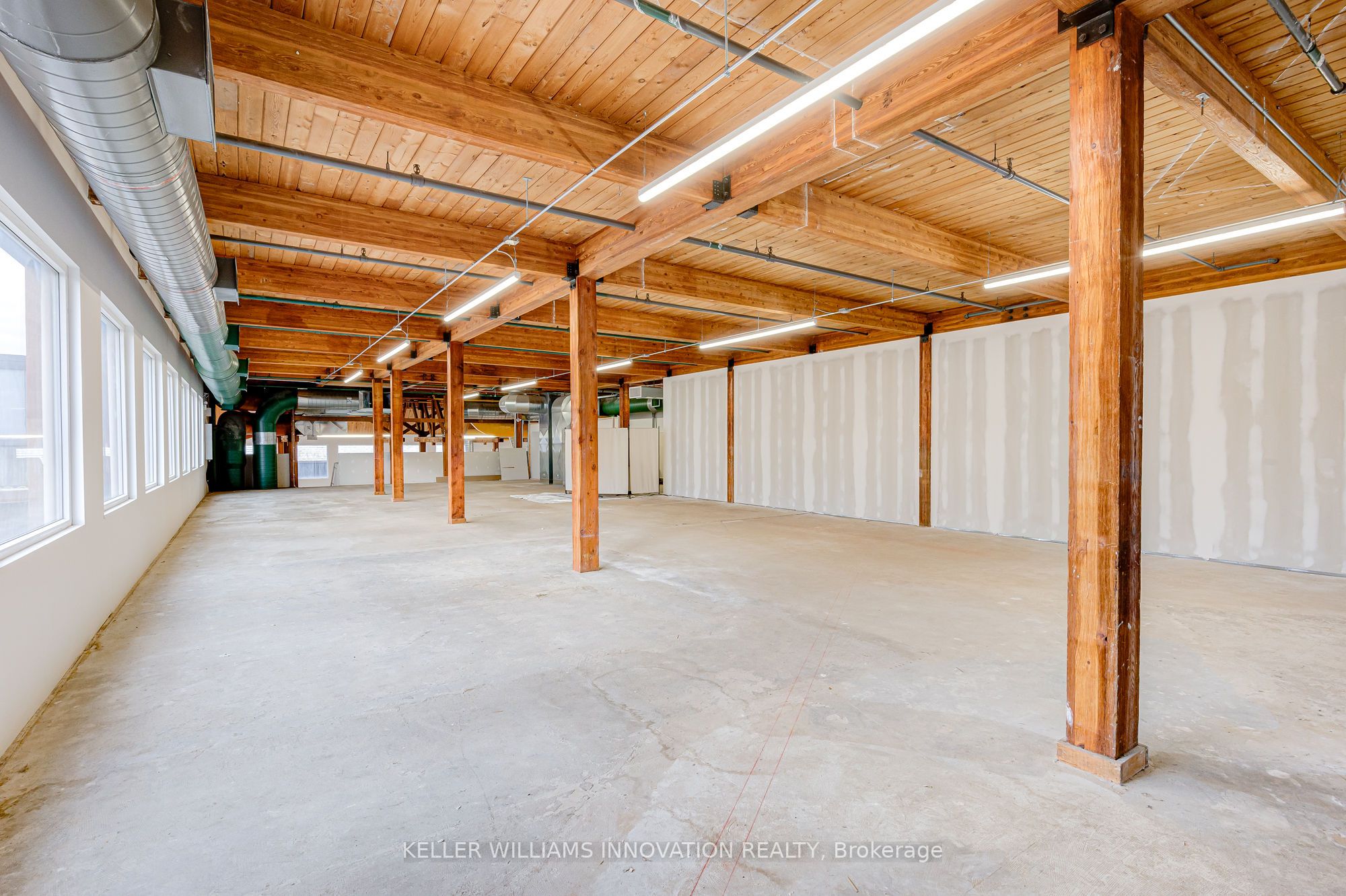 #200 - 10 Church Street Property Photo 9