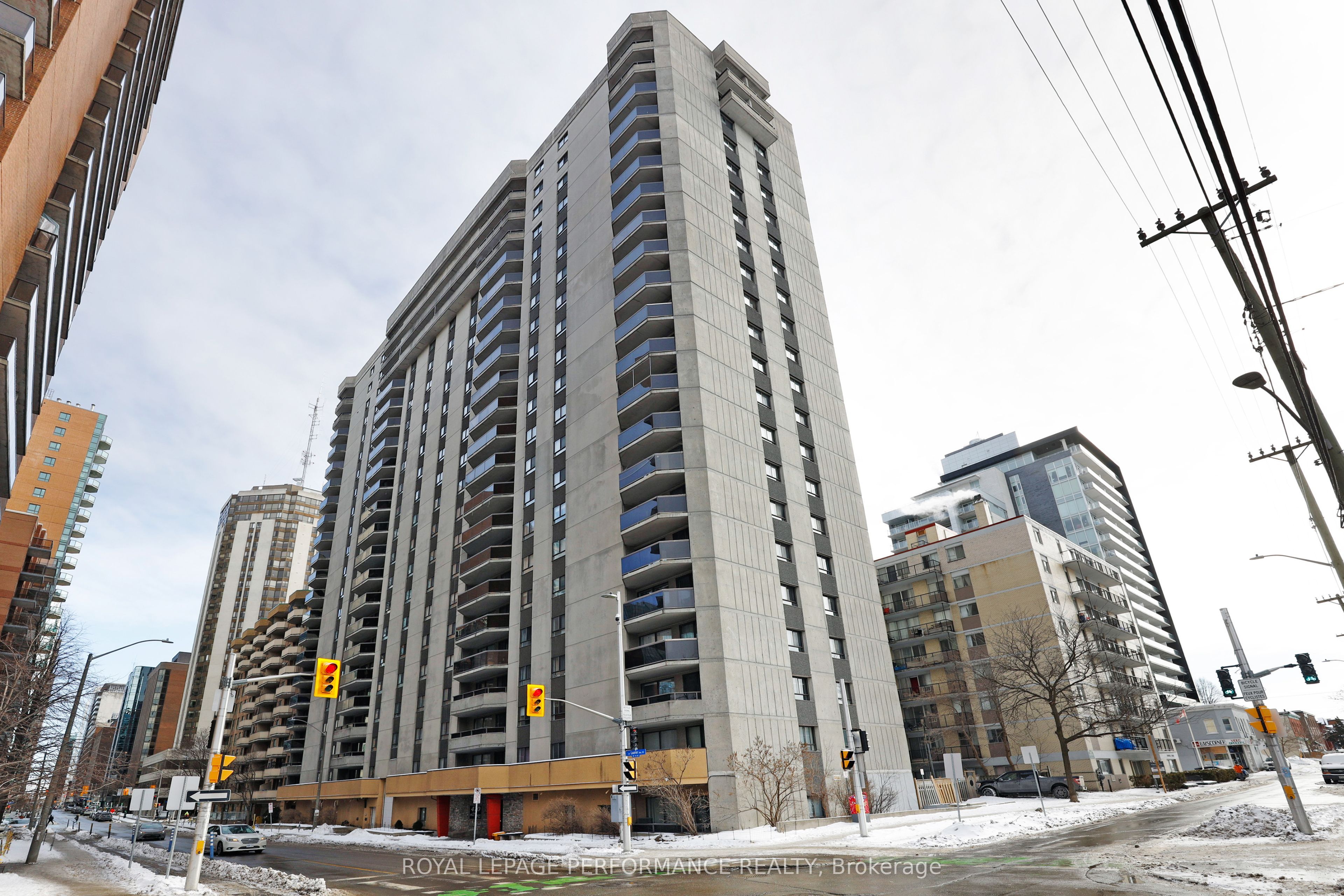 470 Laurier Ave W Property Photo