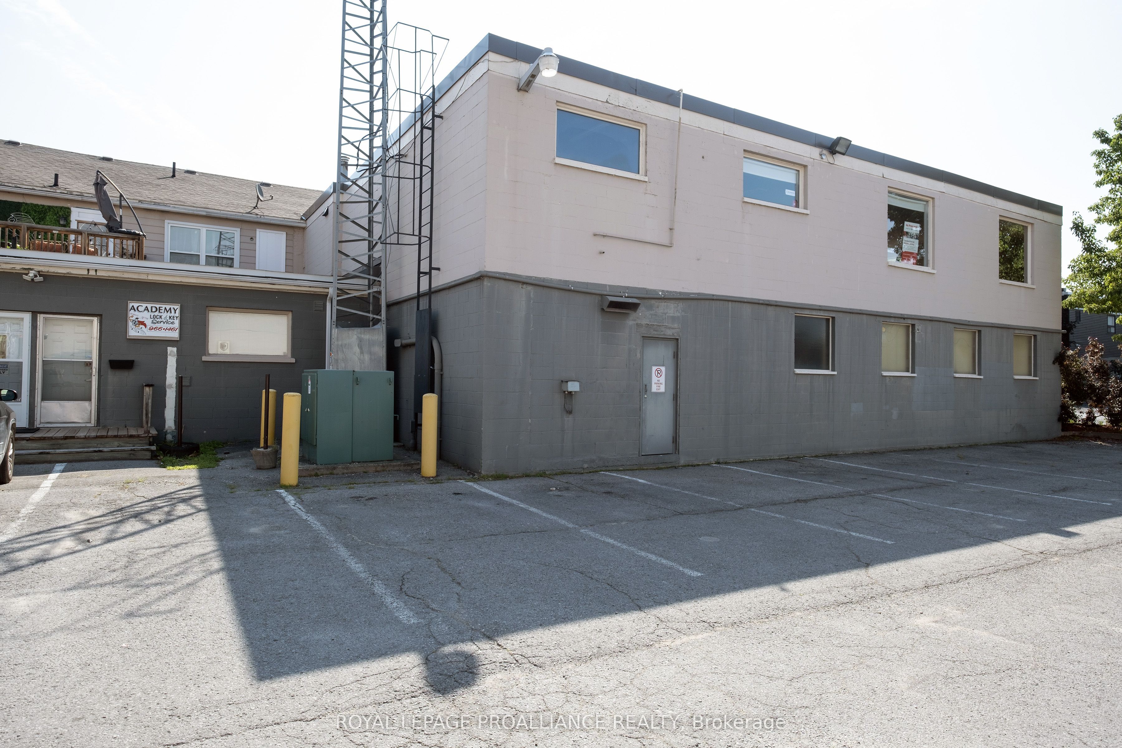 #b - 354 Pinnacle Street Property Photo 24