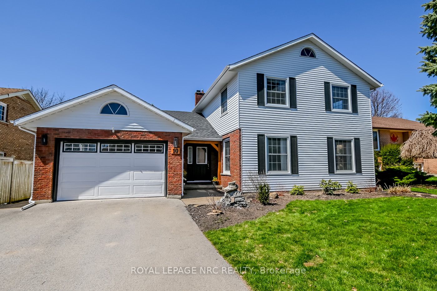10 Vinemount Drive Property Photo 1