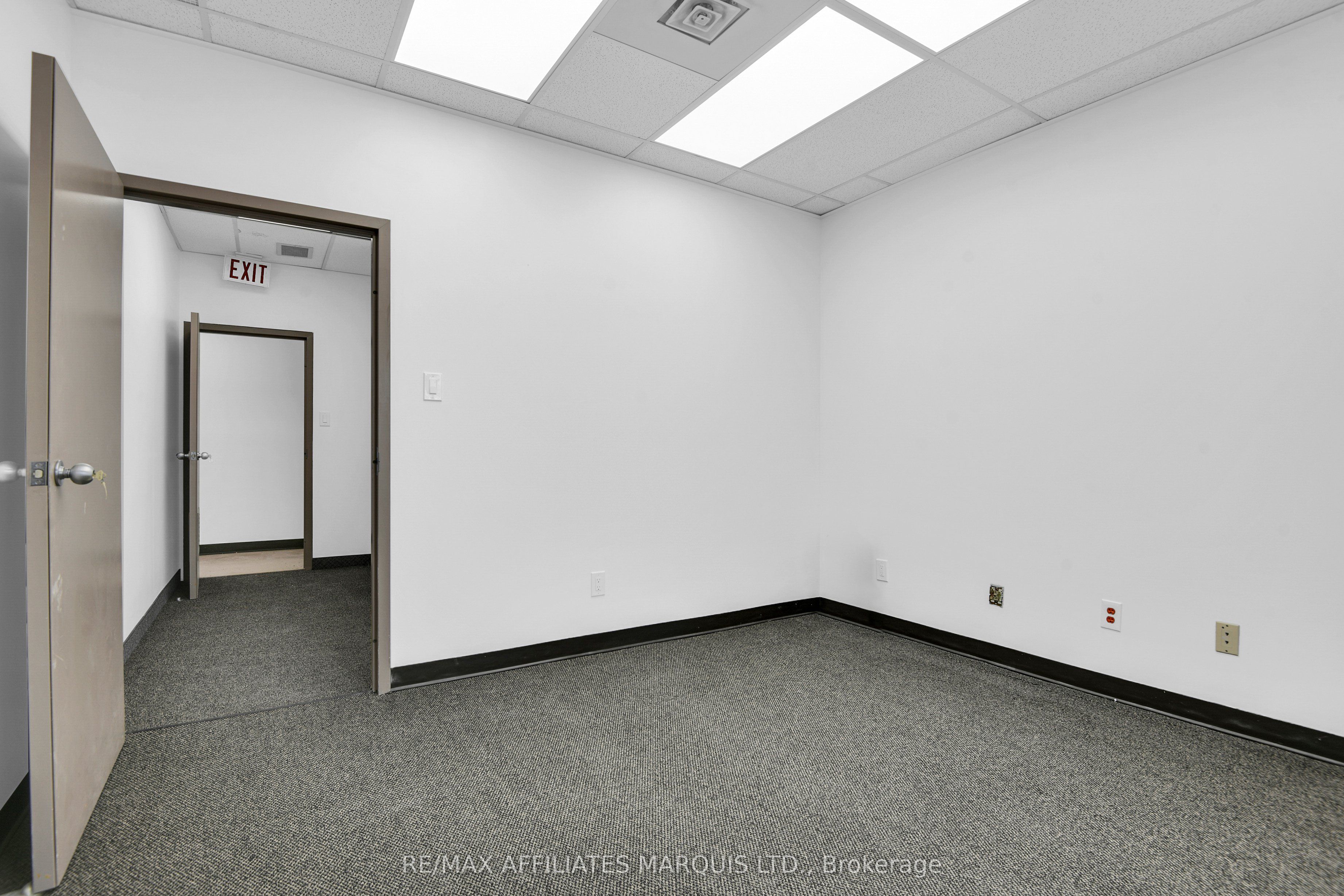 #upstairs Unit - 41 Second Street Property Photo 16