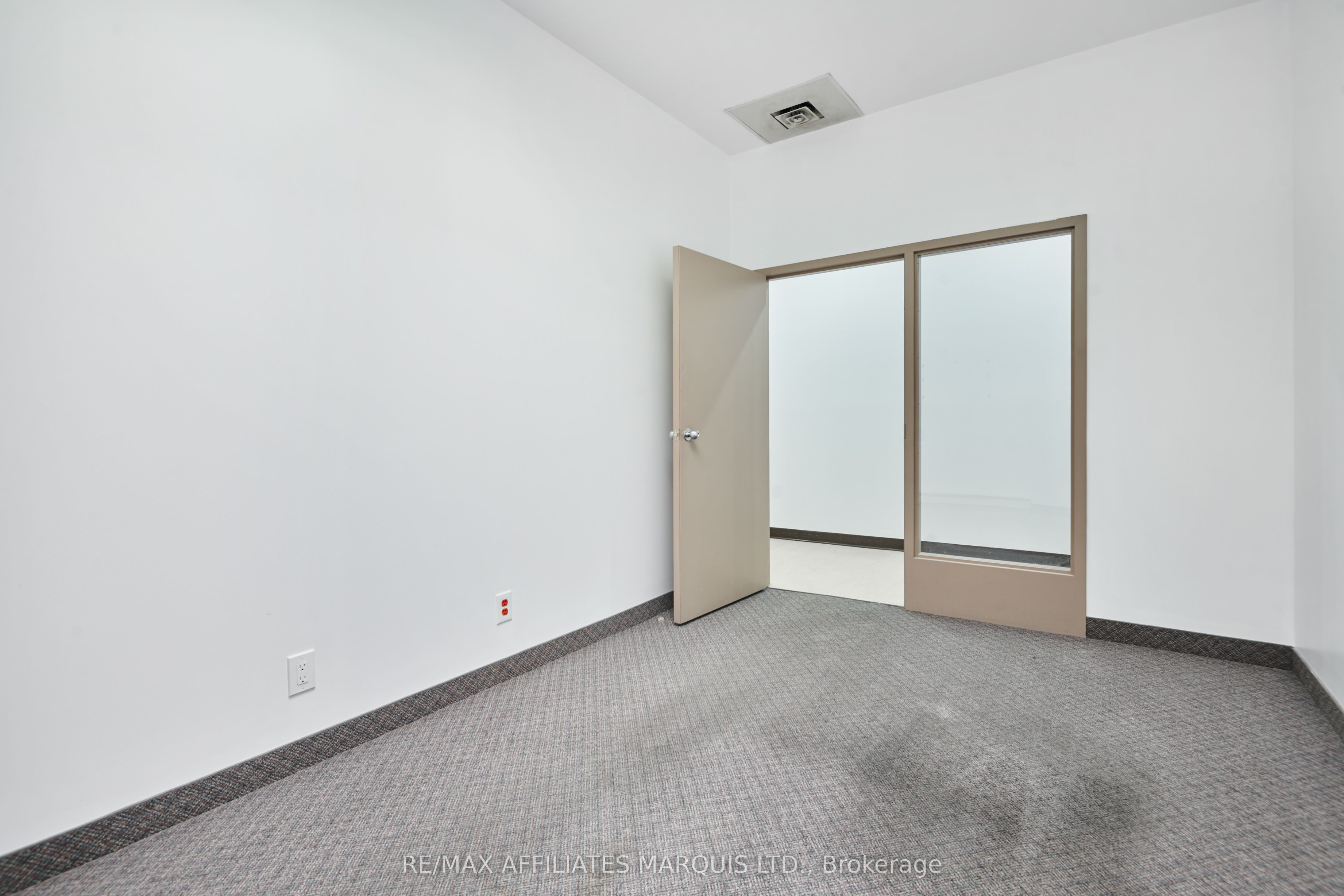 #upstairs Unit - 41 Second Street Property Photo 26
