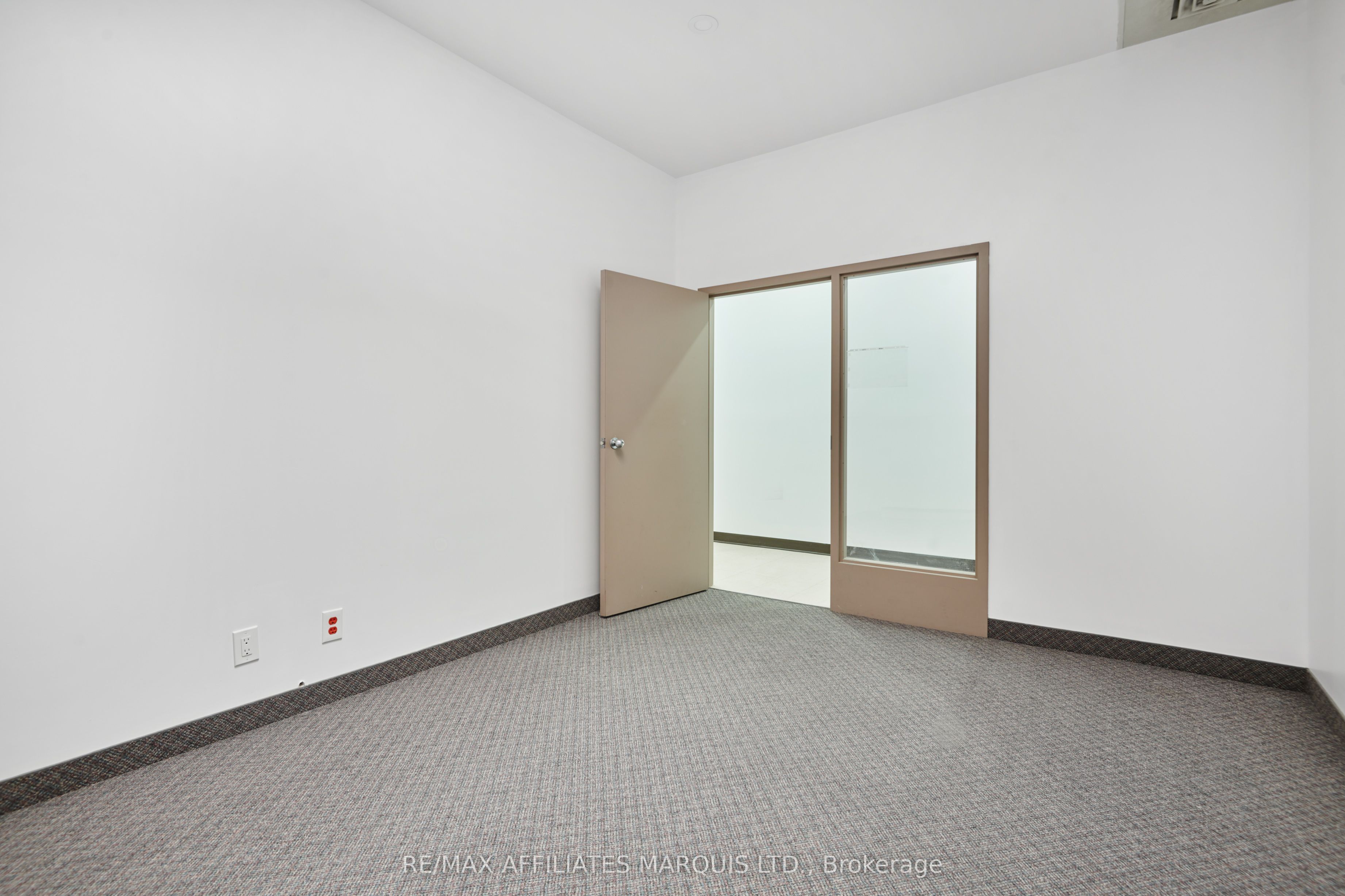 #upstairs Unit - 41 Second Street Property Photo 28
