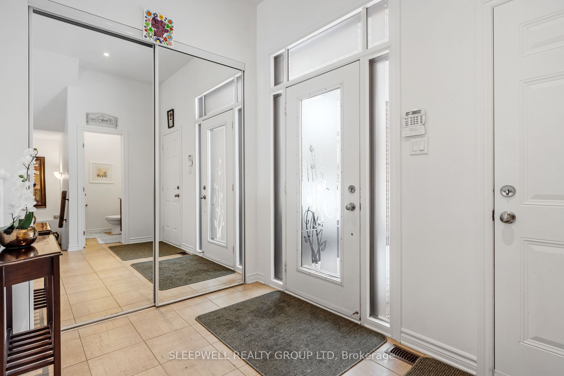 285 Kinghaven Crescent Property Photo 2