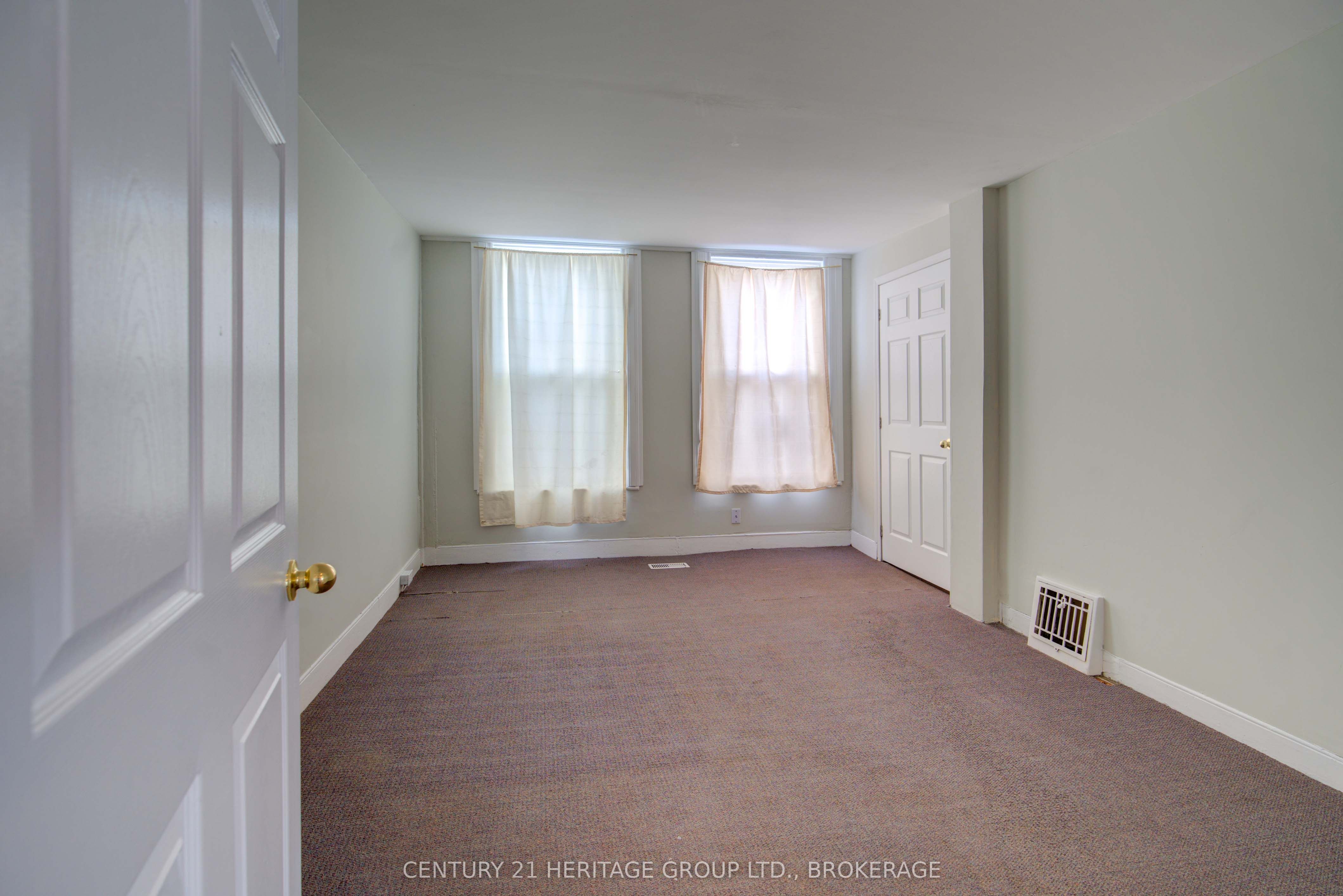 243 King Street Property Photo 7